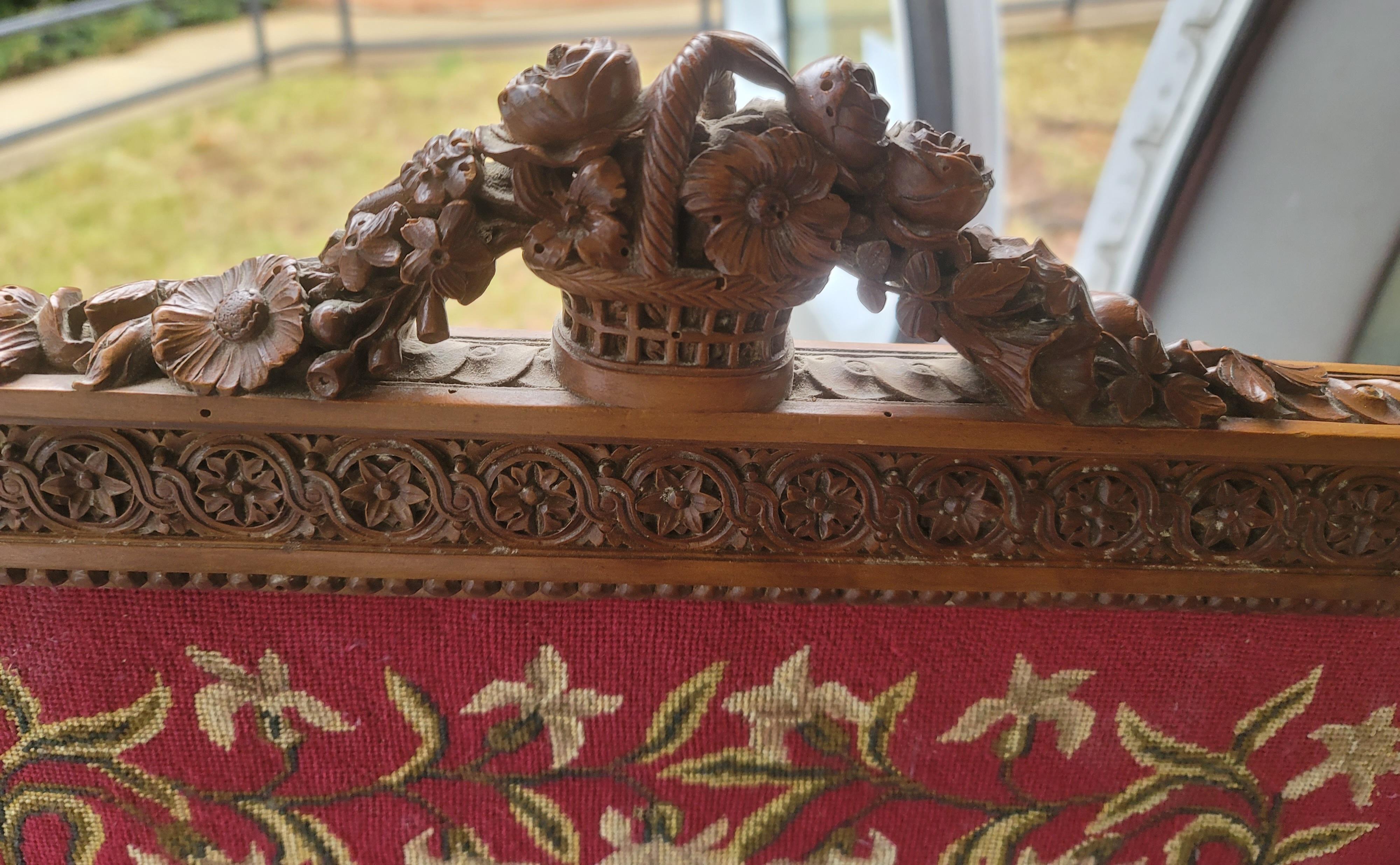 1920s, Edwardian Carved Walnut Tapestried Fire Place Screen For Sale 5