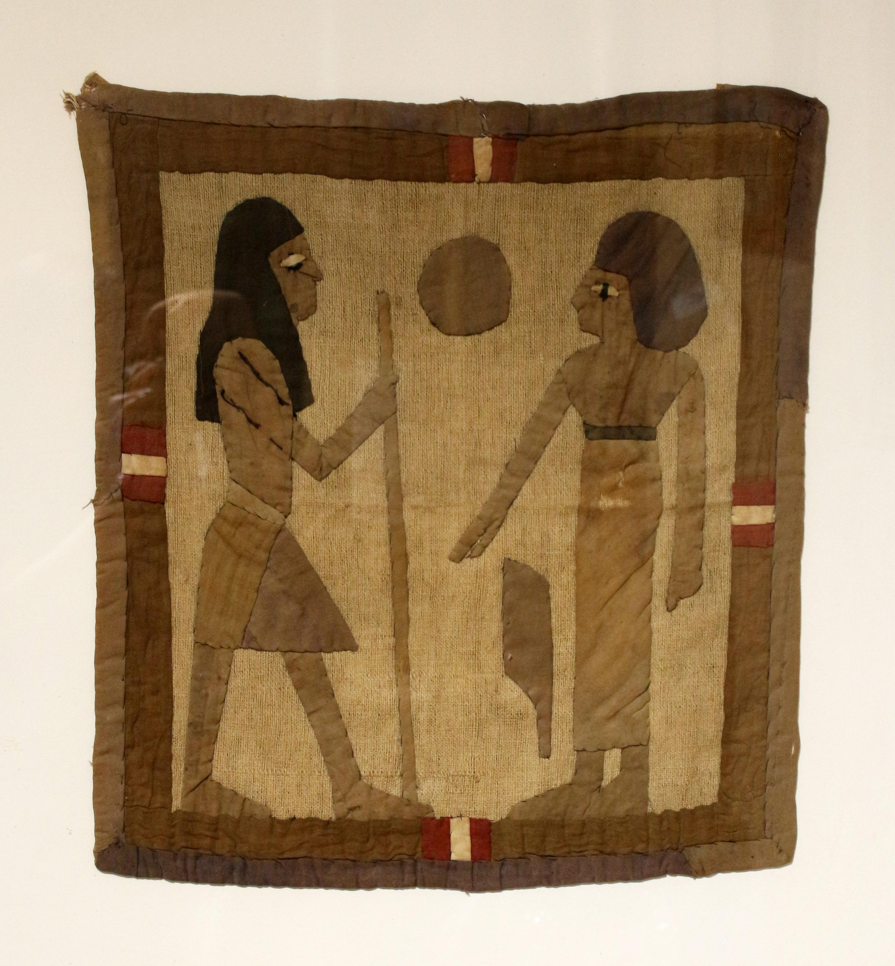 1920er Jahre ägyptische Appliqué-Paneel in Rahmen (Neuägyptisch) im Angebot