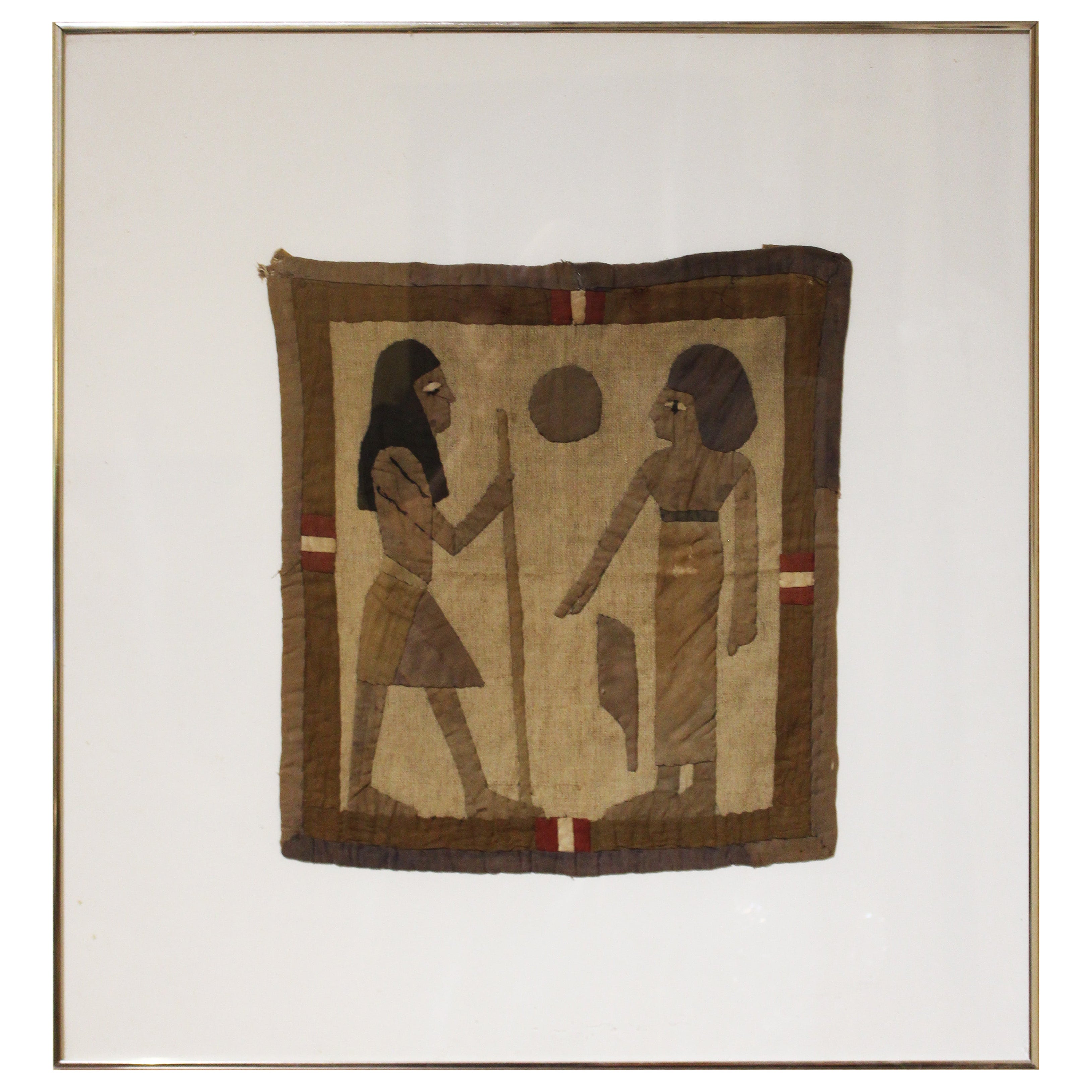 Panneau égyptien appliqué des années 1920 dans un cadre