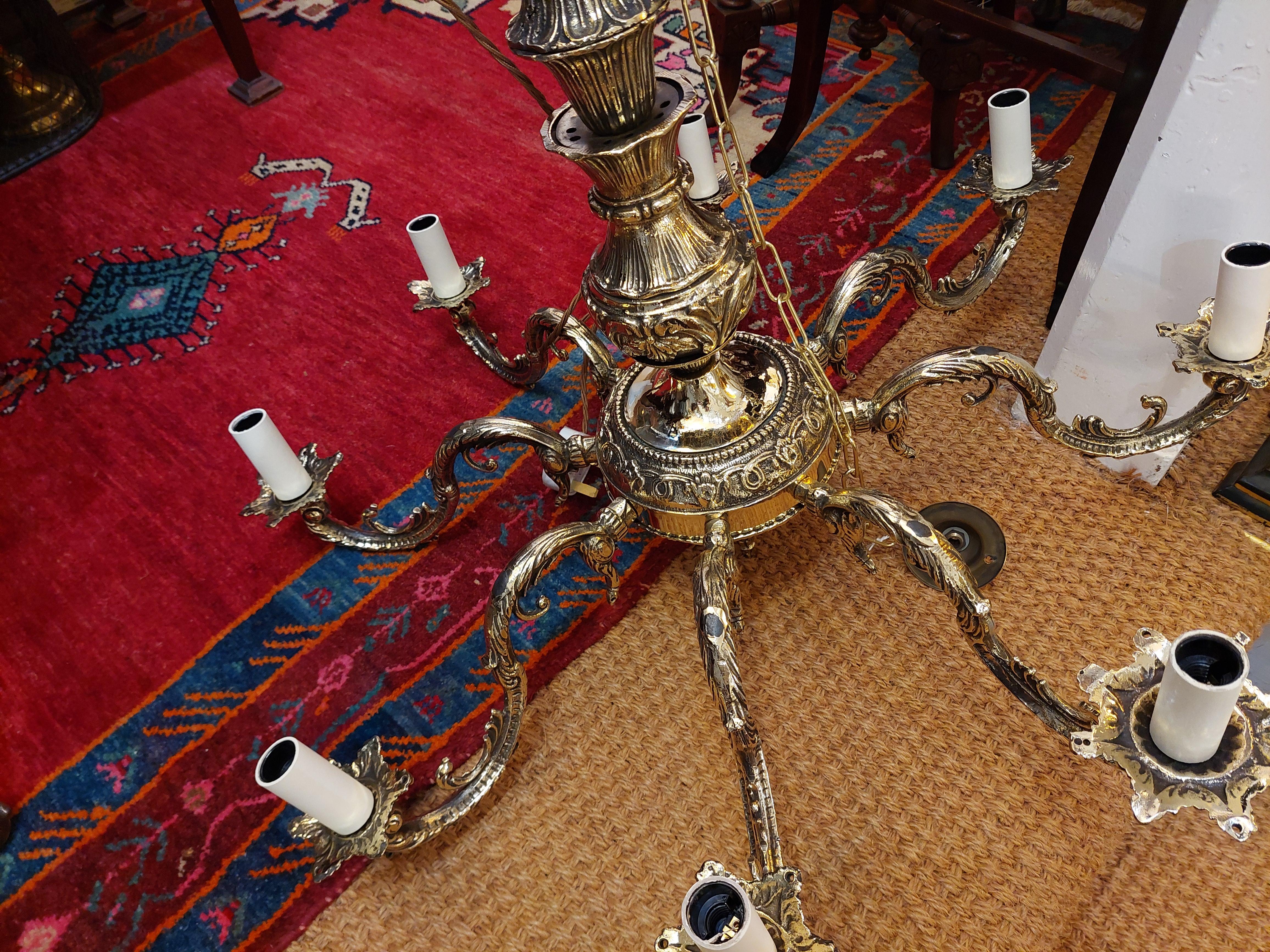 1920's Eight Branch Brass Chandelier with Cast Acanthus Leaf Mounts en vente 4