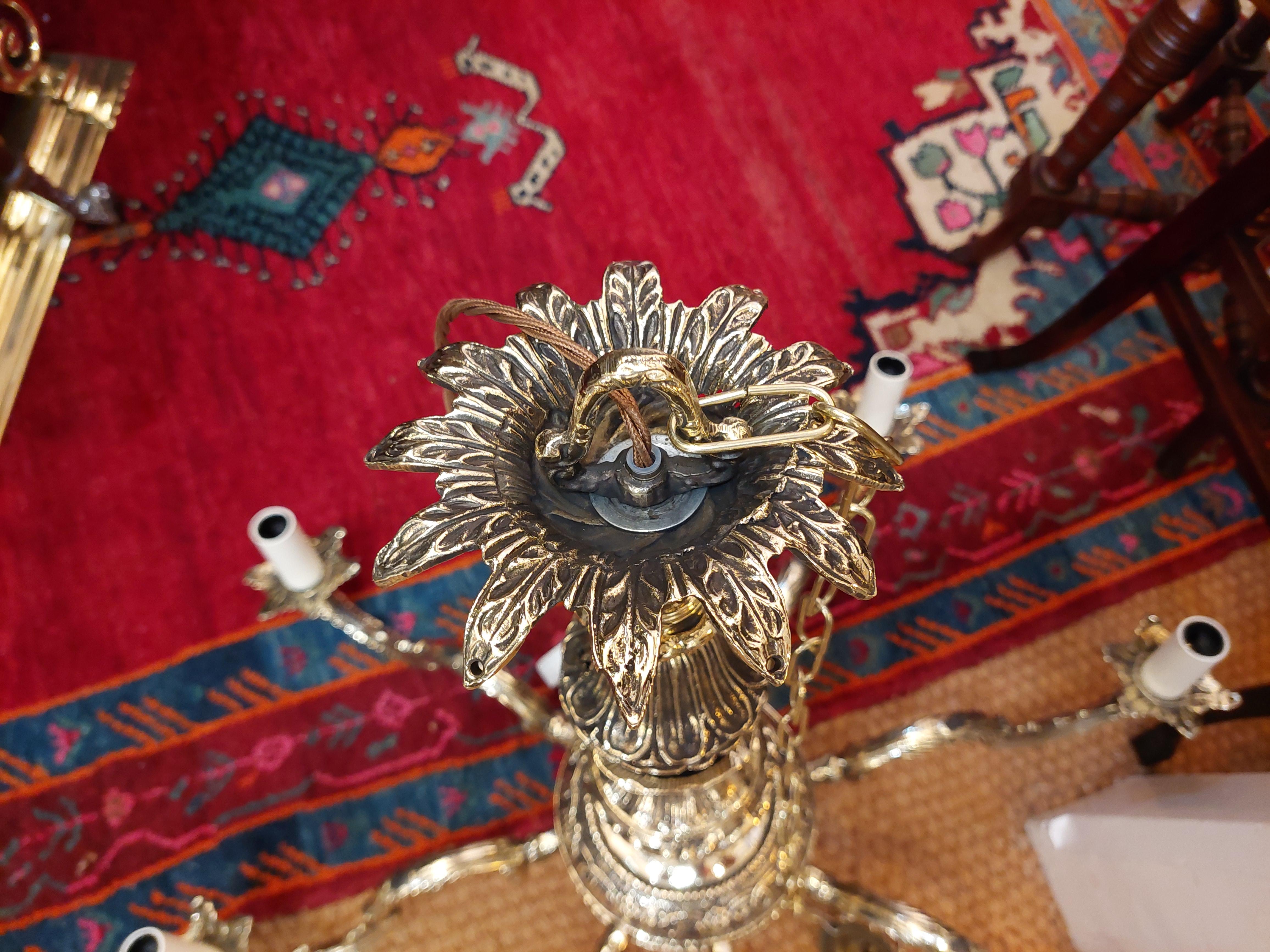 1920's Eight Branch Brass Chandelier with Cast Acanthus Leaf Mounts en vente 5