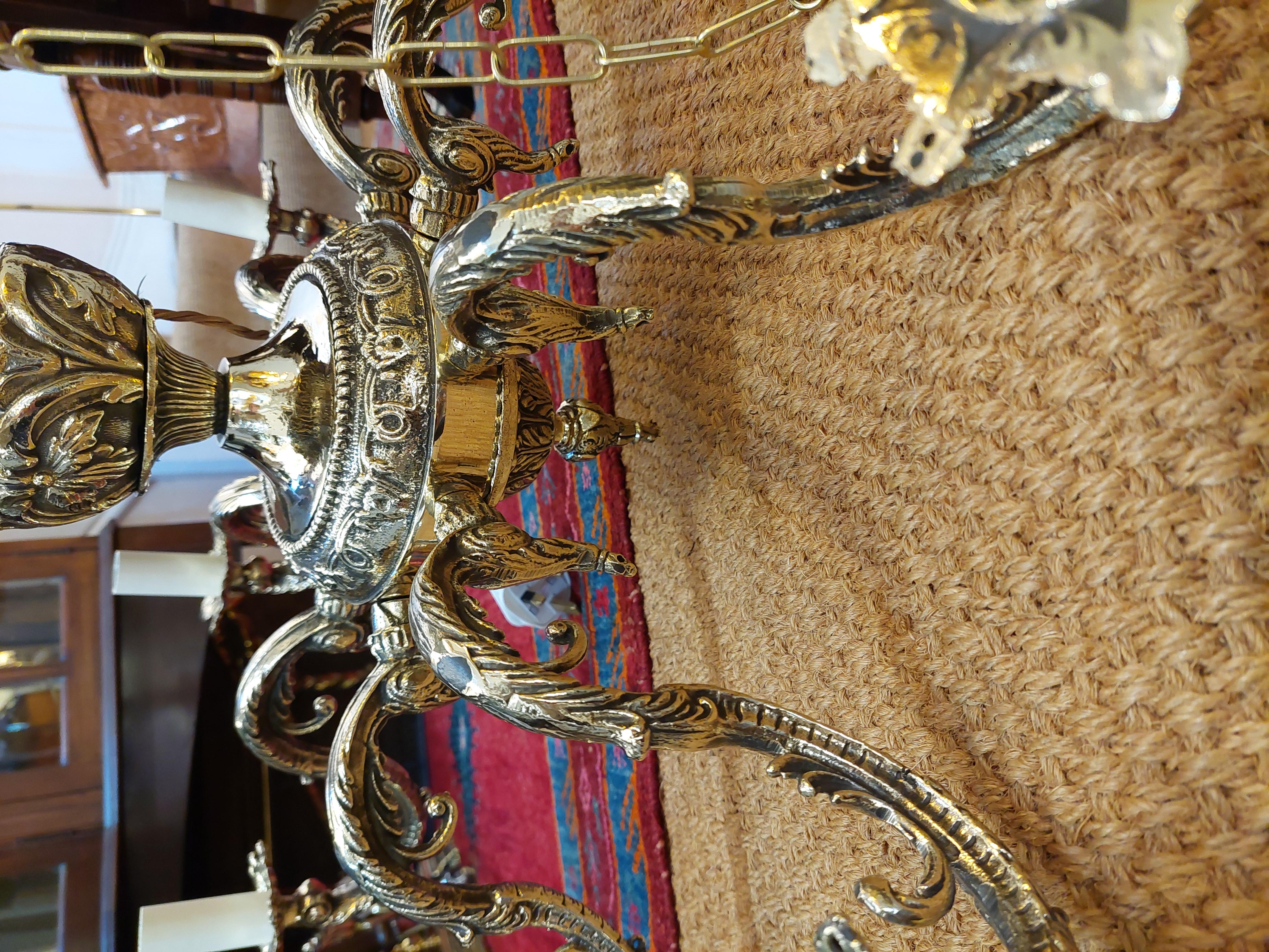 Laiton 1920's Eight Branch Brass Chandelier with Cast Acanthus Leaf Mounts en vente