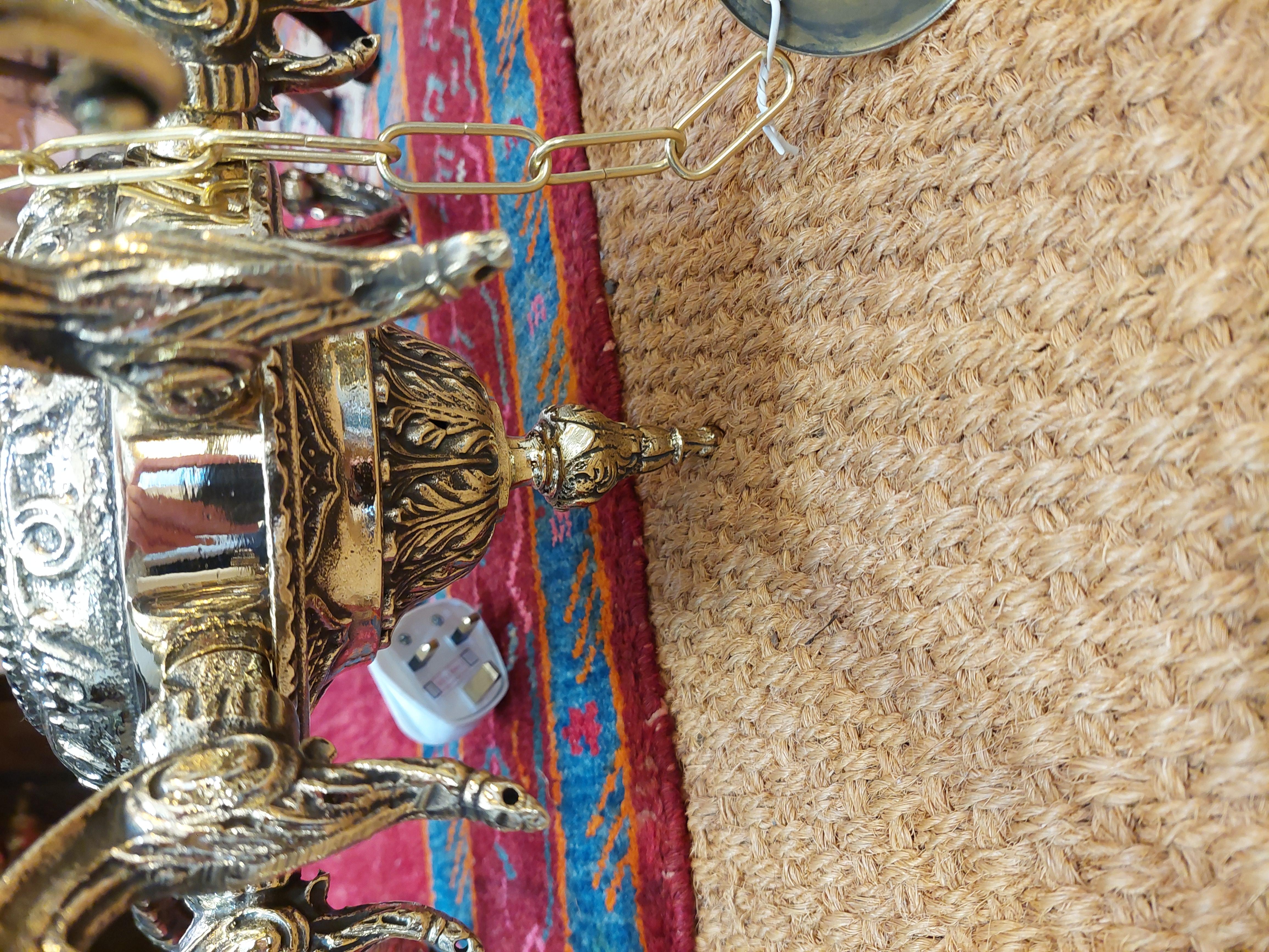 1920's Eight Branch Brass Chandelier with Cast Acanthus Leaf Mounts en vente 1