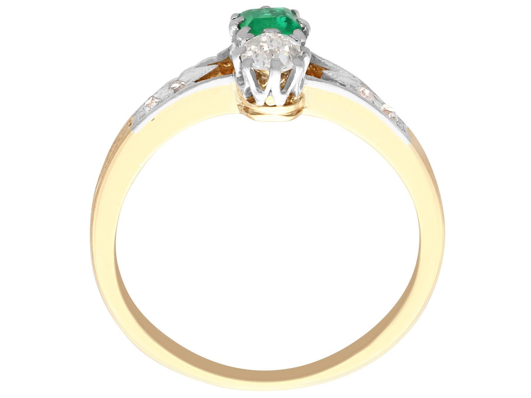 Women's or Men's 1920s Emerald and Diamond Yellow Gold Cocktail Ring For Sale