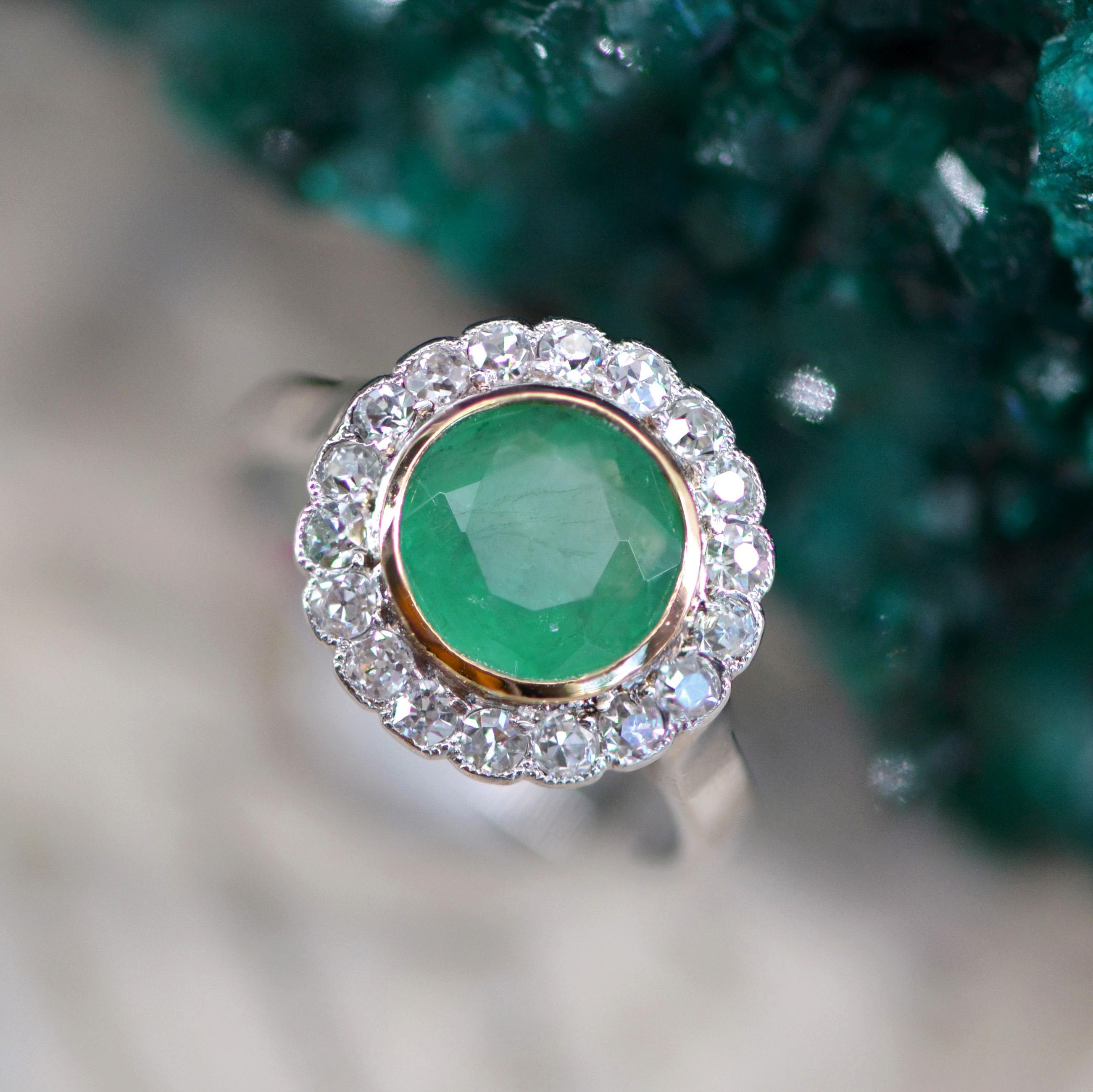 1920s Emerald Diamonds Platinum 18 Karat Yellow Gold Round Ring For Sale 6