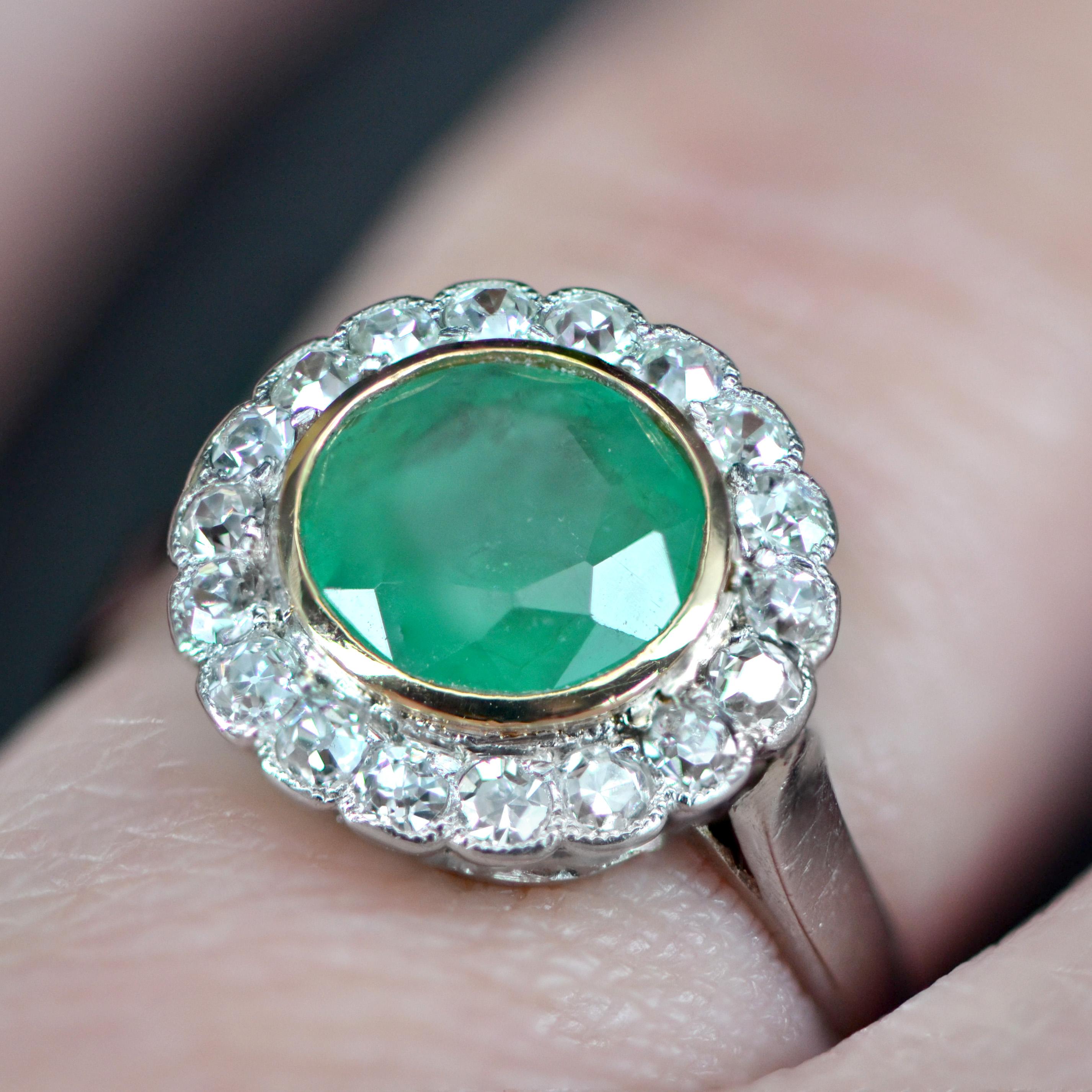 Bague ronde en or jaune 18 carats avec meraudes et diamants des annes 1920 en vente 10