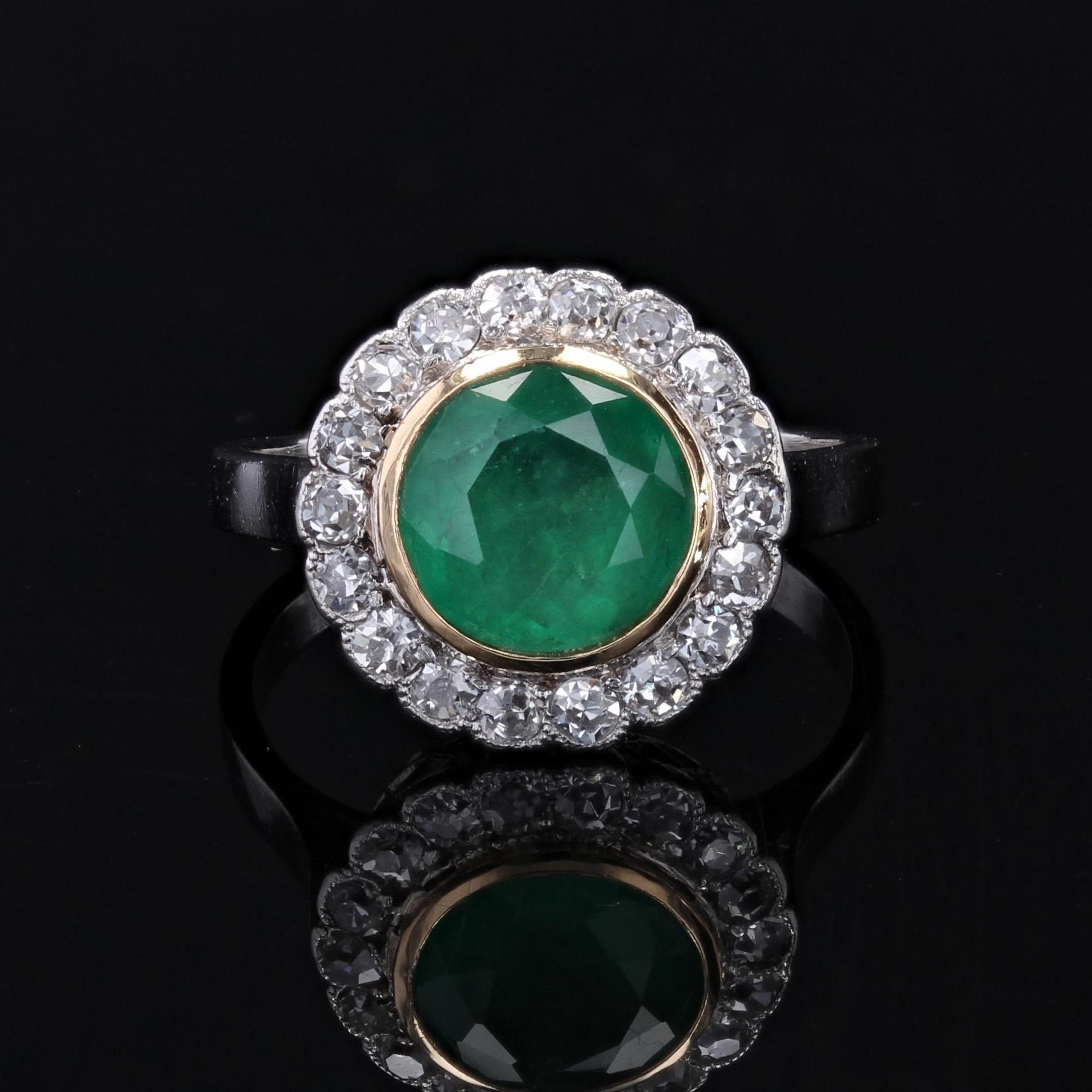 Art Deco 1920s Emerald Diamonds Platinum 18 Karat Yellow Gold Round Ring For Sale