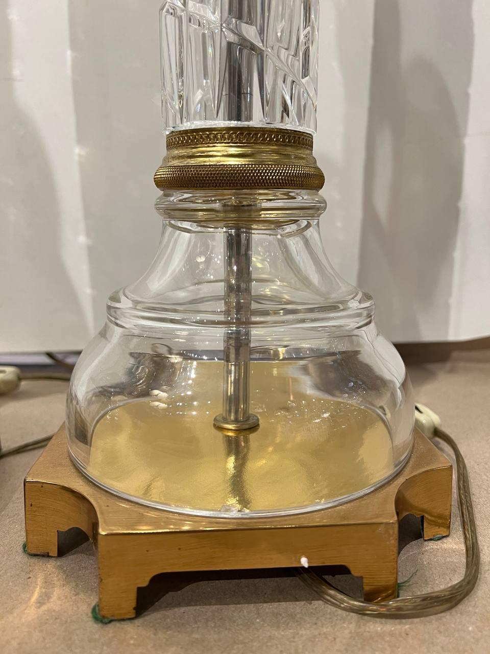 Lampe de table en cristal taillé de style Empire des années 1920 - Paire Bon état - En vente à New York, NY