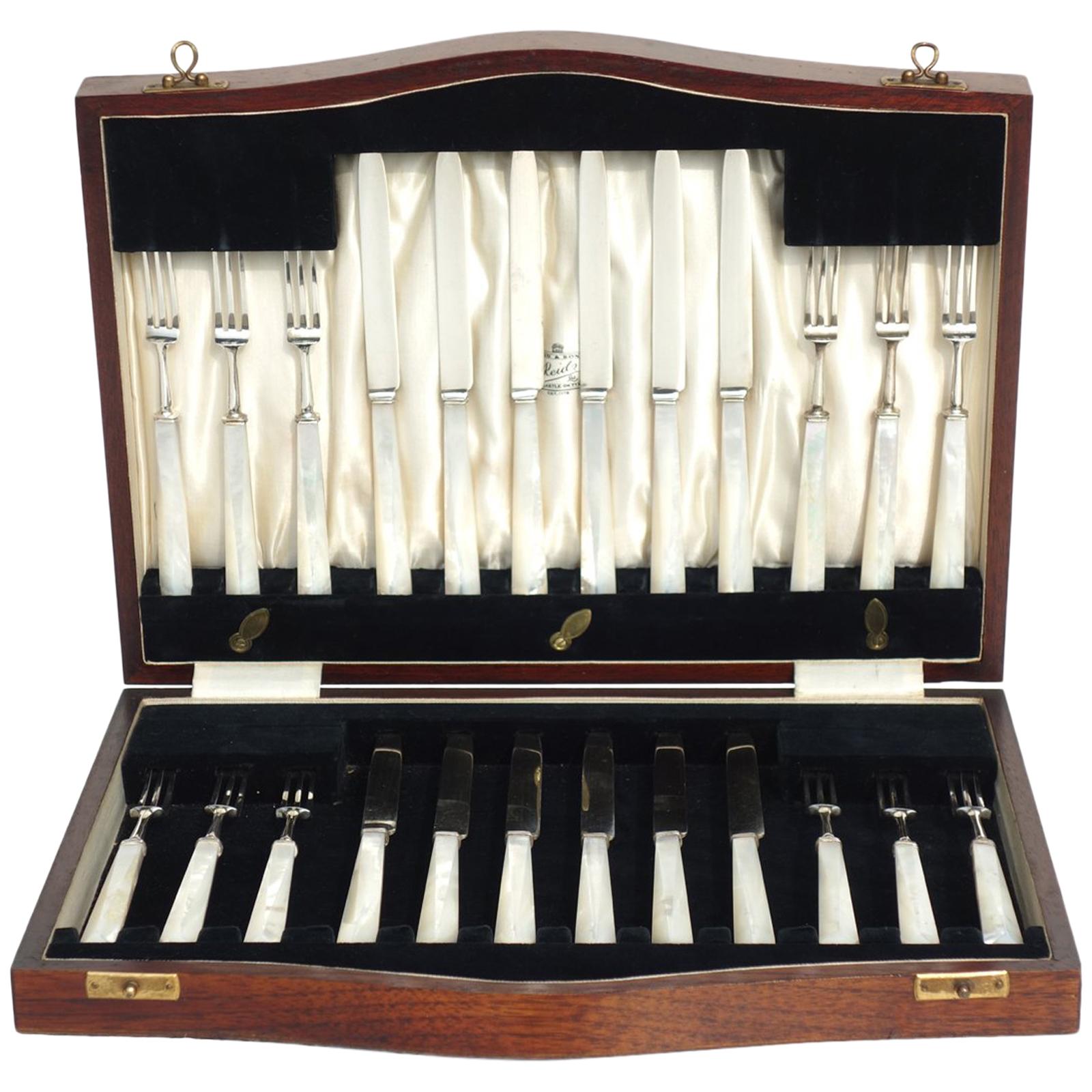 1920s England by Reid & Son Antique Silver and Mother of Pearl Cutlery Flatware For Sale