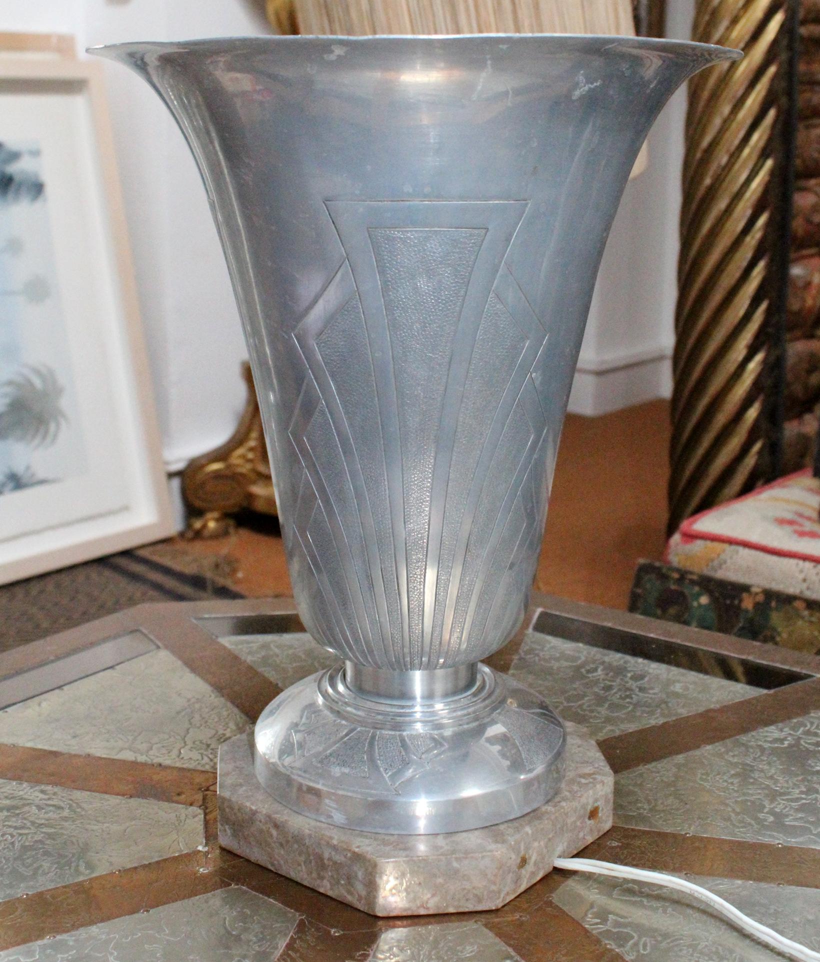 1920s English Art Deco Aluminium Lamp with Marble Base In Good Condition In Marbella, ES