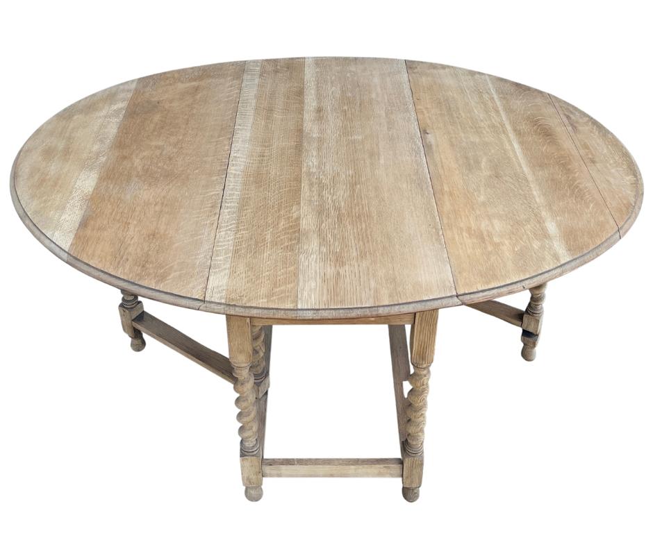 1920s English Bleached Oak Gateleg Table For Sale 4