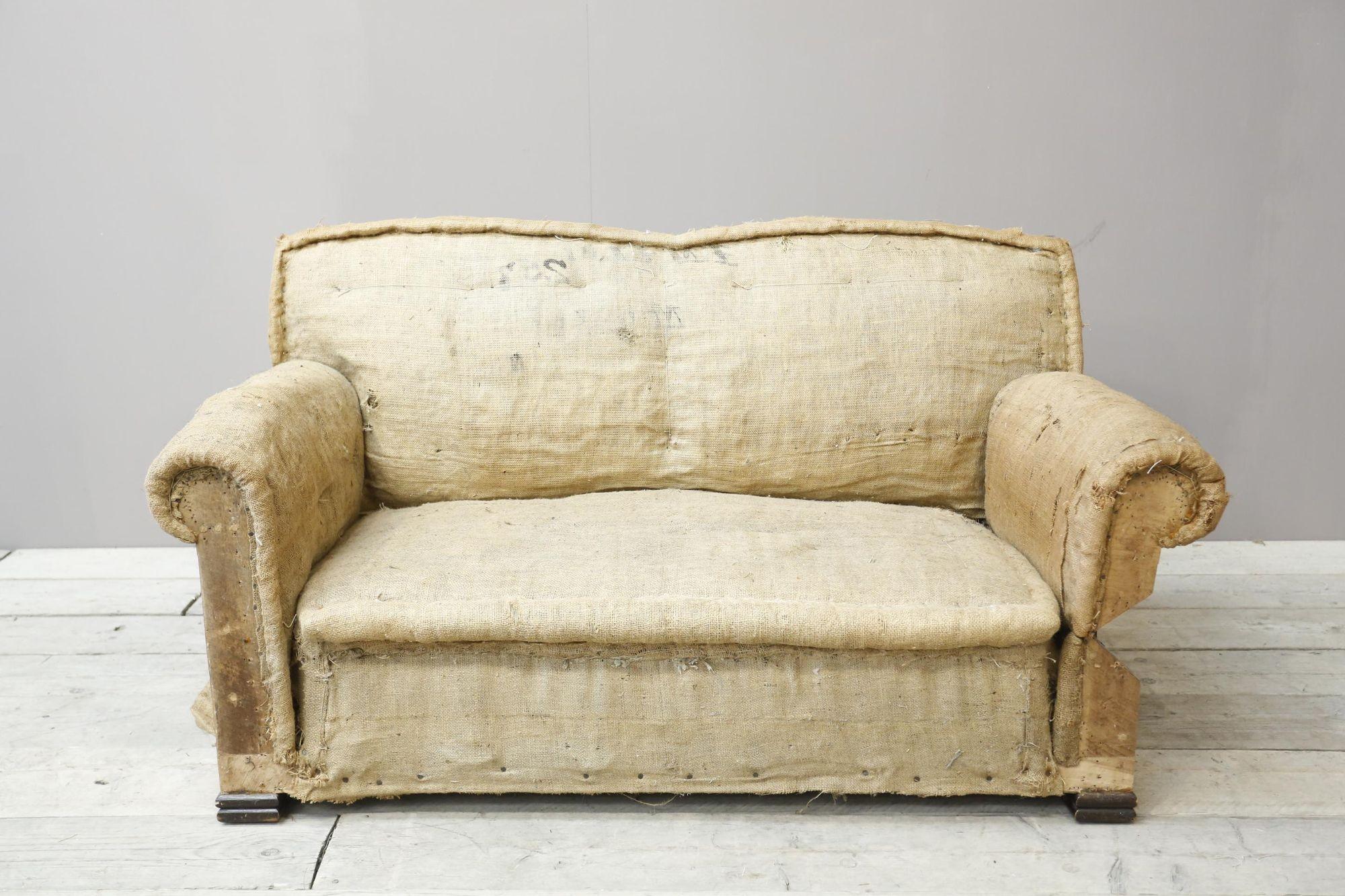 Wenn Sie dieses Sofa gepolstert haben möchten, klicken Sie bitte auf 