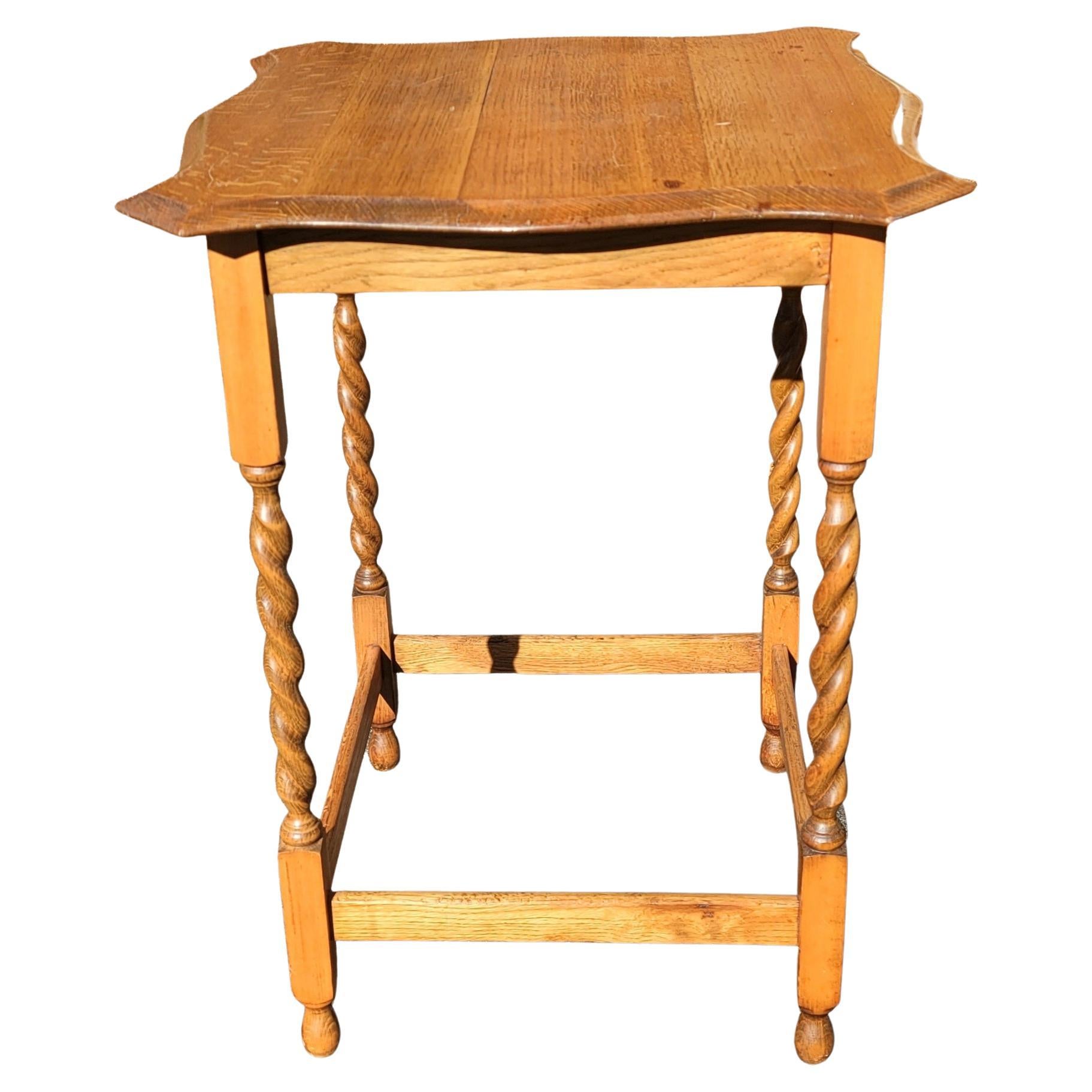 1920s English Golden Oak Barley Twist Occasional Side Table For Sale