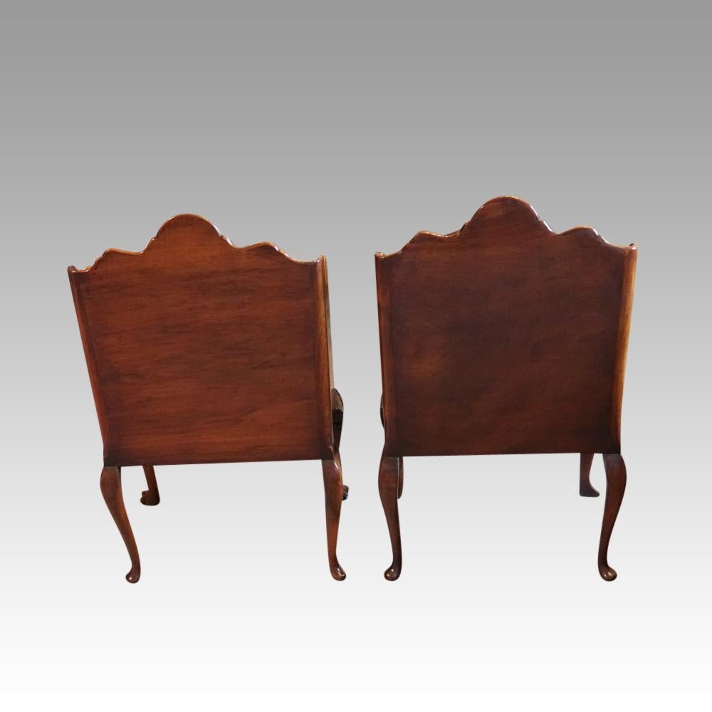 Early 20th Century 1920s English Matched Pair Burl Walnut Bedside Cabinets For Sale