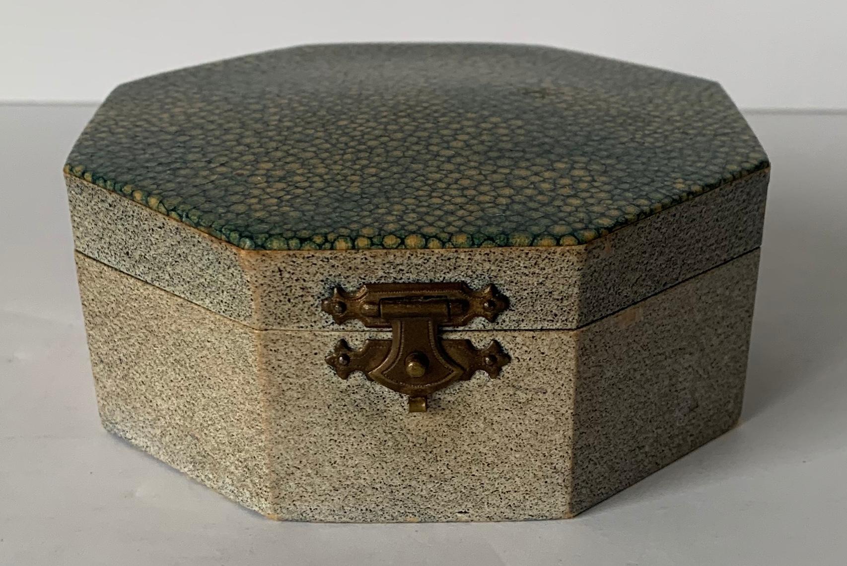1920s English Octagonal Faux Shagreen Vanity Box 7