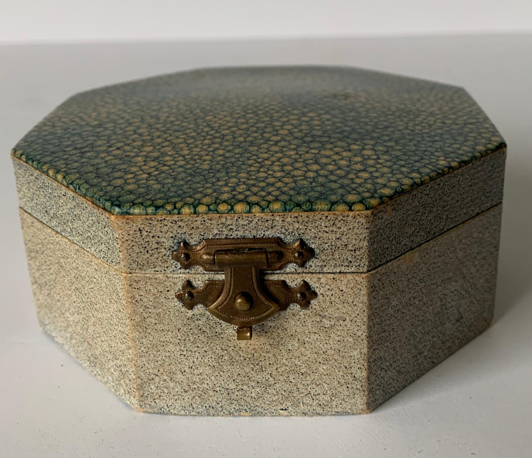 Regency 1920s English Octagonal Faux Shagreen Vanity Box