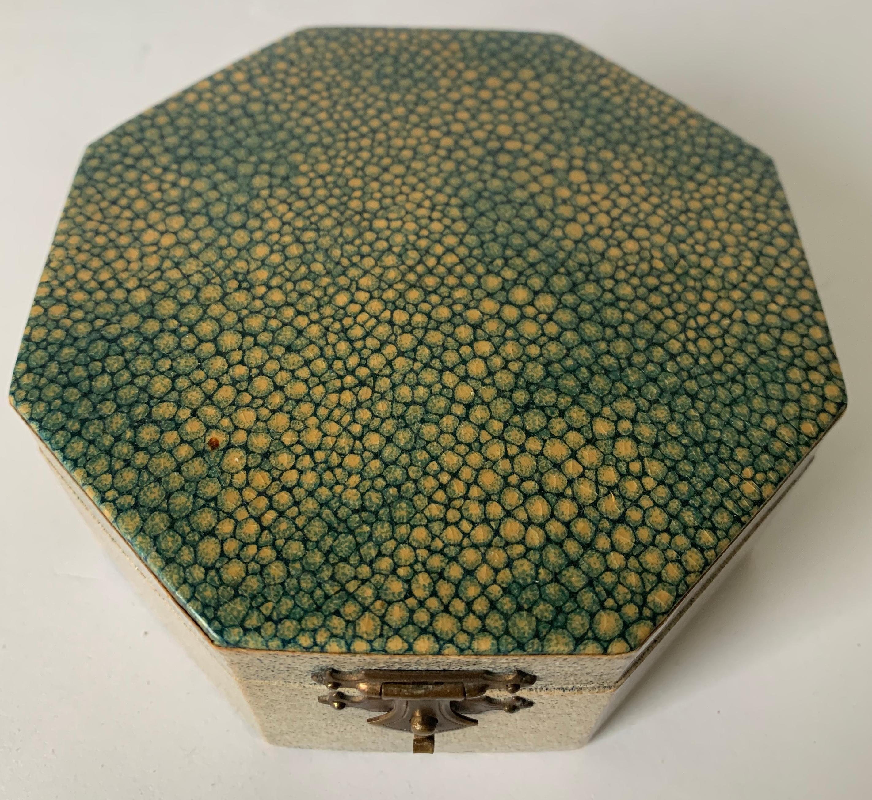 Early 20th Century 1920s English Octagonal Faux Shagreen Vanity Box