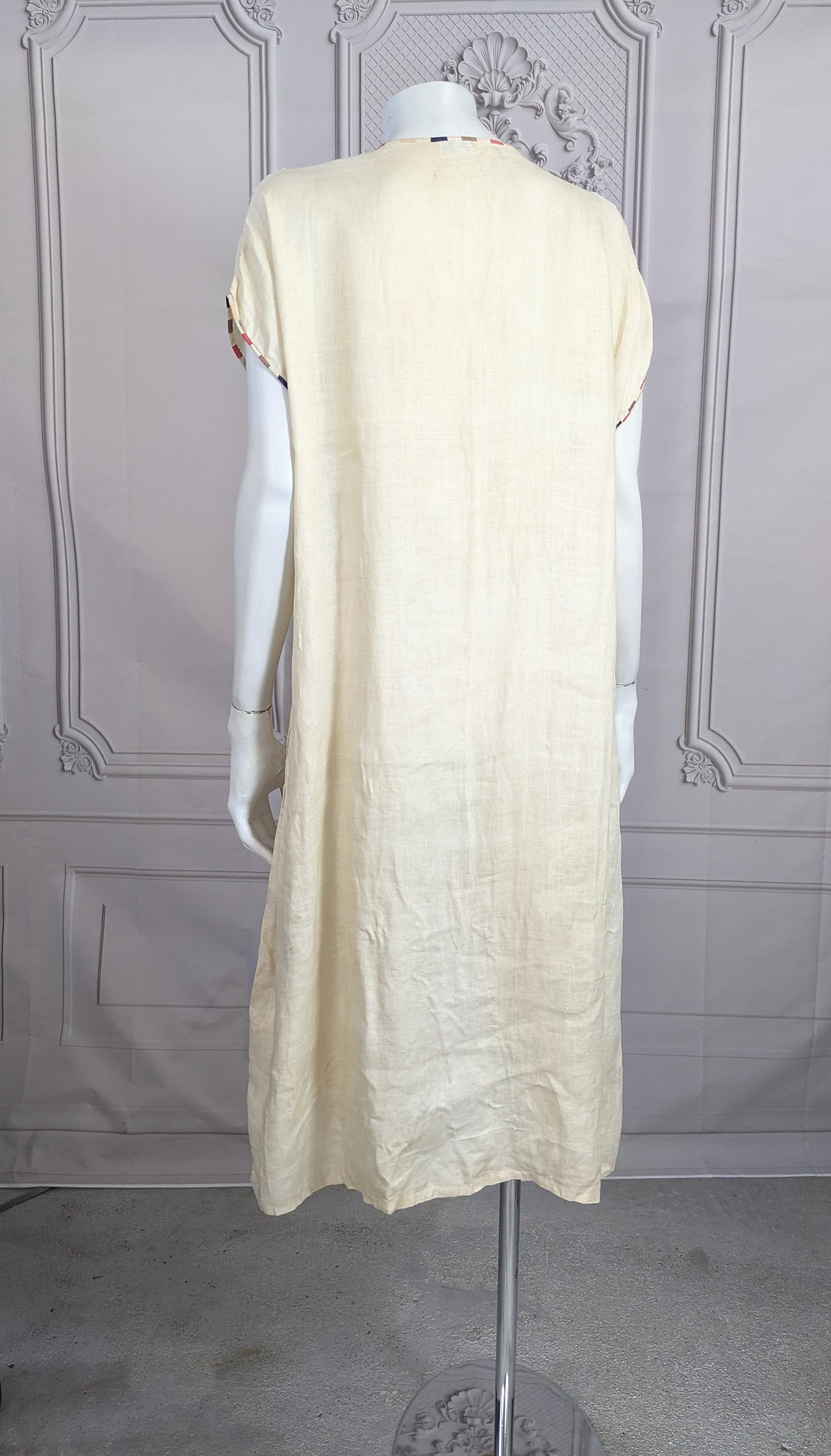 Robe de jour Art Déco en lin européen des années 1920 en vente 2