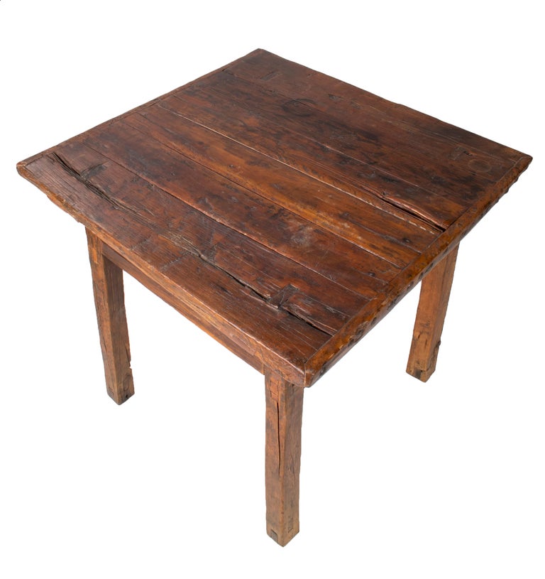 An Expanding Wooden Table