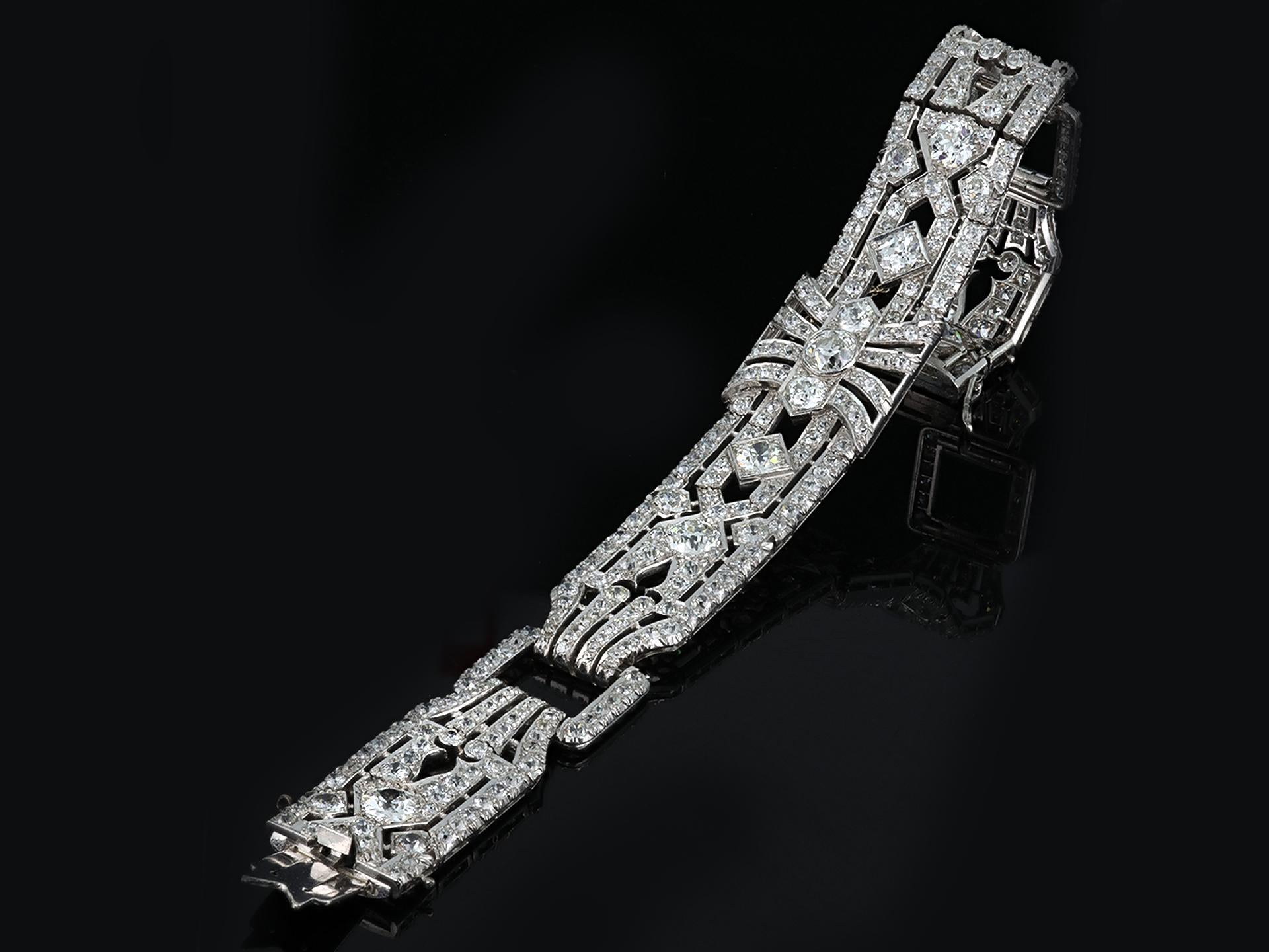 Art Deco 1920s Exceptional Diamond Platinum Bracelet For Sale