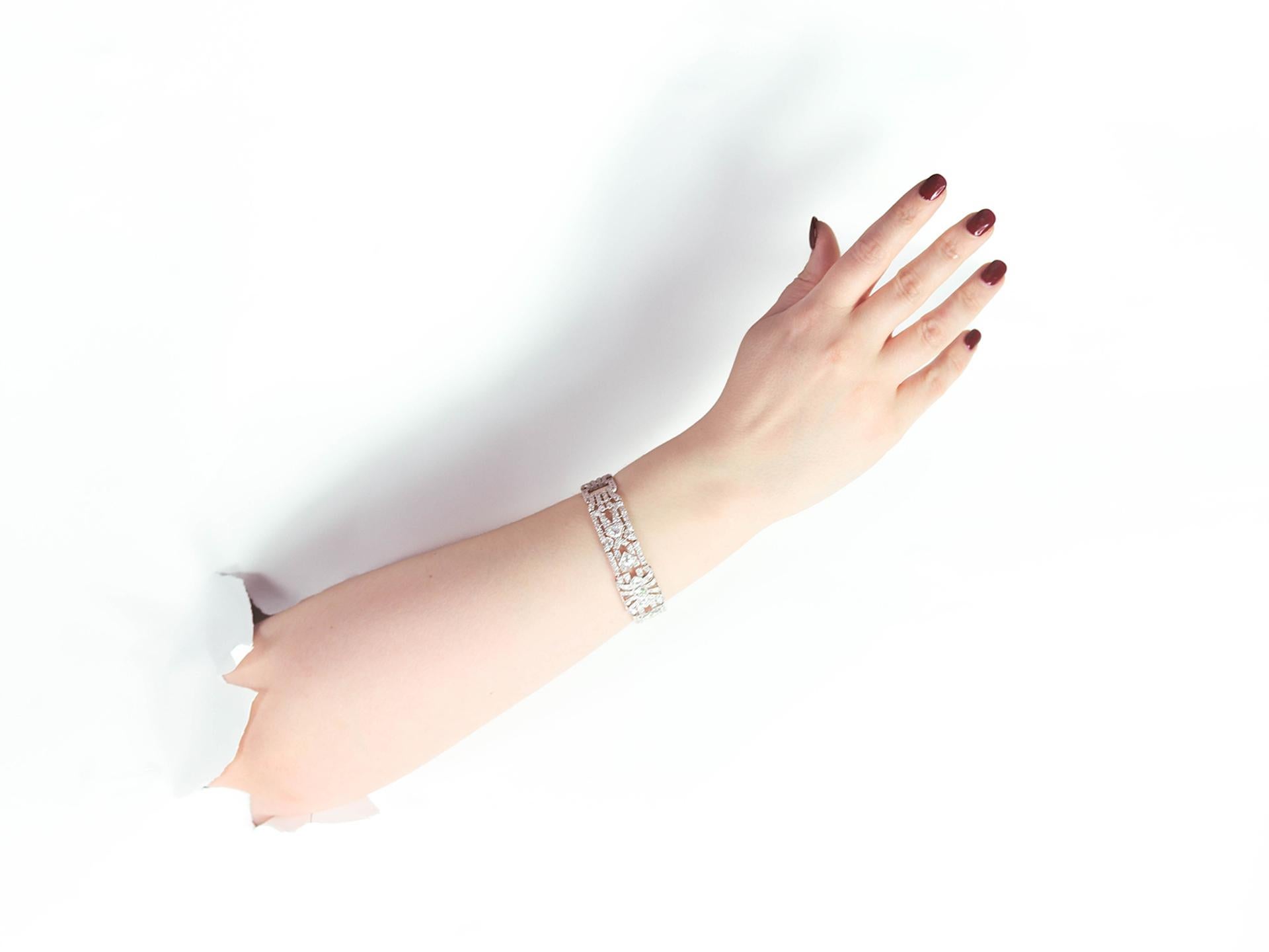 1920er Jahre Außergewöhnliches Diamant-Platin-Armband im Zustand „Gut“ im Angebot in London, GB