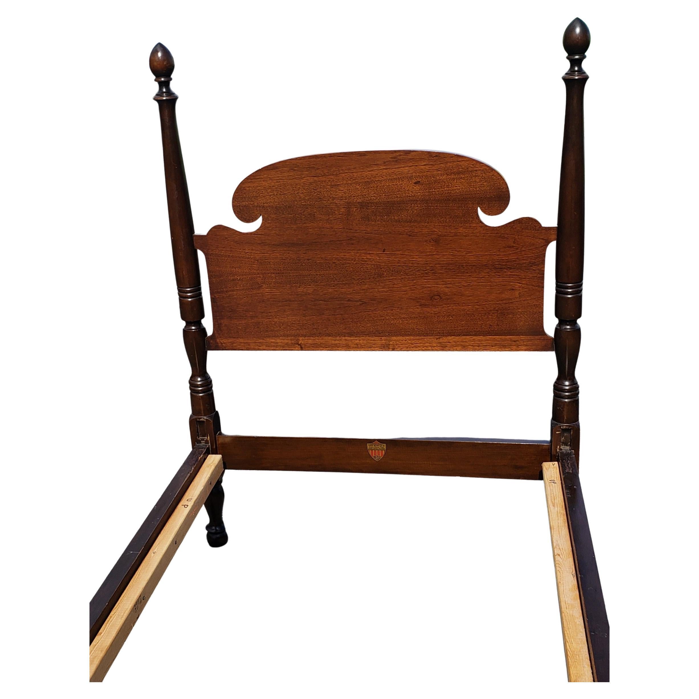 Victorian 1920s Foote-Reynold Co. Mahogany and Walnut Semi-Poster Single Size Bedstead For Sale