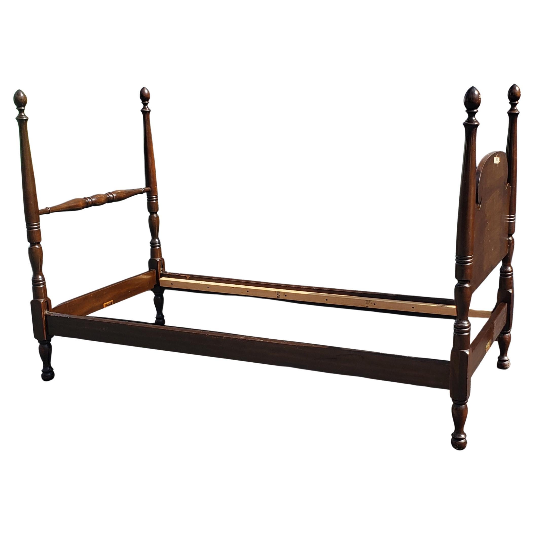 Varnished 1920s Foote-Reynold Co. Mahogany and Walnut Semi-Poster Single Size Bedstead For Sale