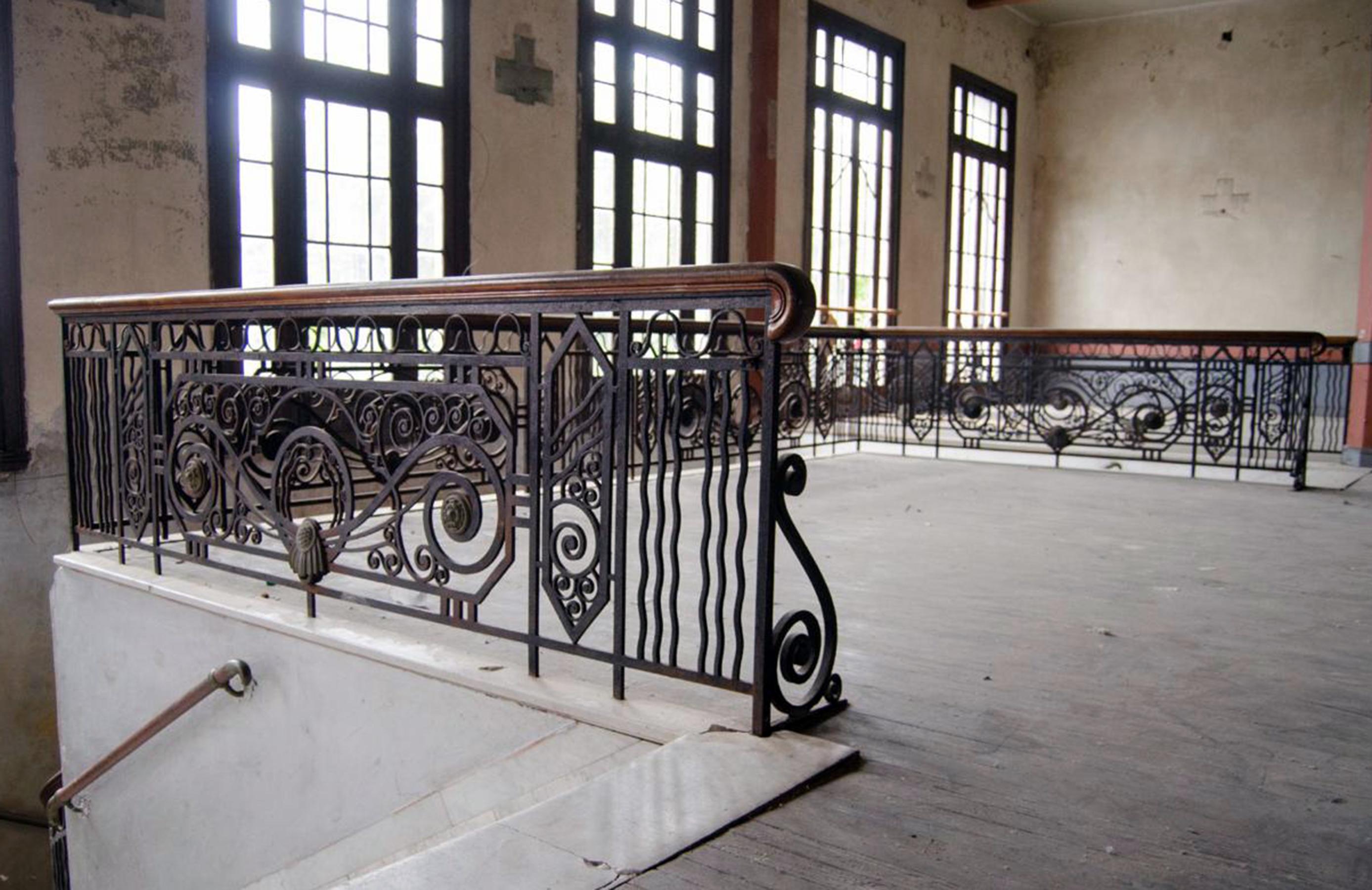1920s Former Palacio Sudamérica's Art Déco Wrought Iron Large Railing, Uruguay 2