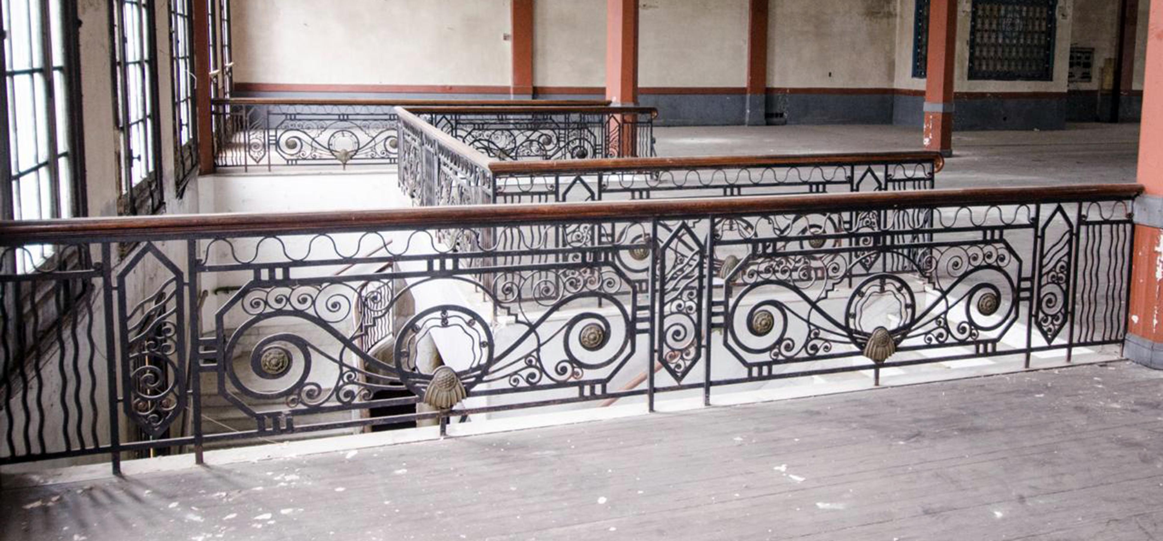 1920s Former Palacio Sudamérica's Art Déco Wrought Iron Large Railing, Uruguay 3
