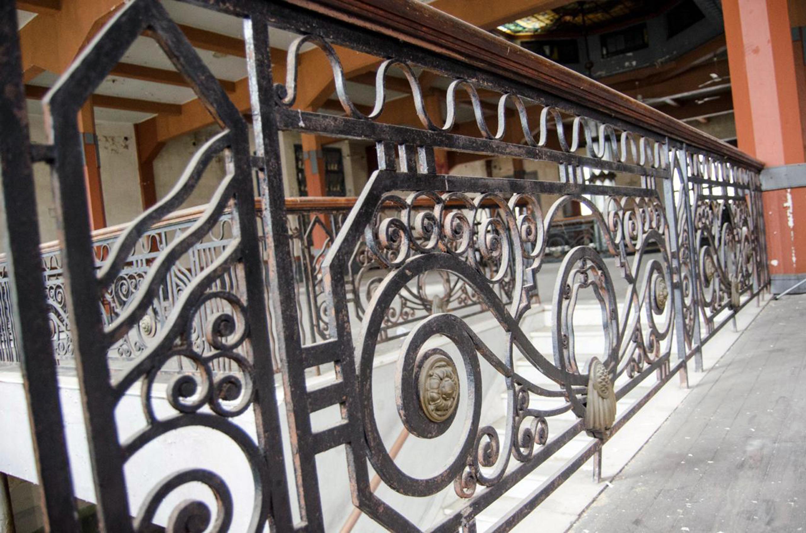1920s Former Palacio Sudamérica's Art Déco Wrought Iron Large Railing, Uruguay 4