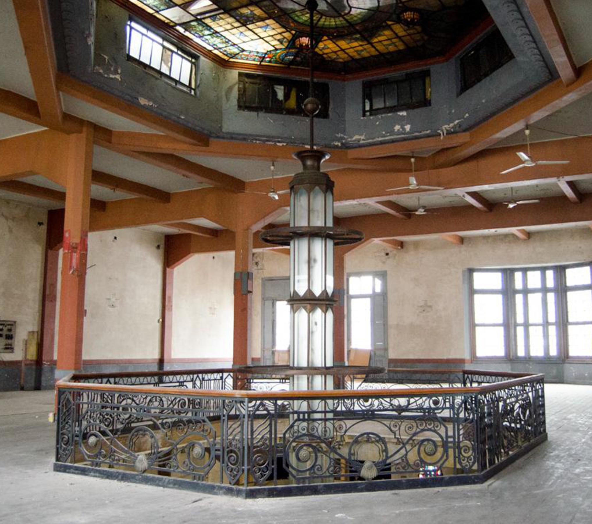 1920s Former Palacio Sudamérica's Art Déco Wrought Iron Large Railing, Uruguay 7