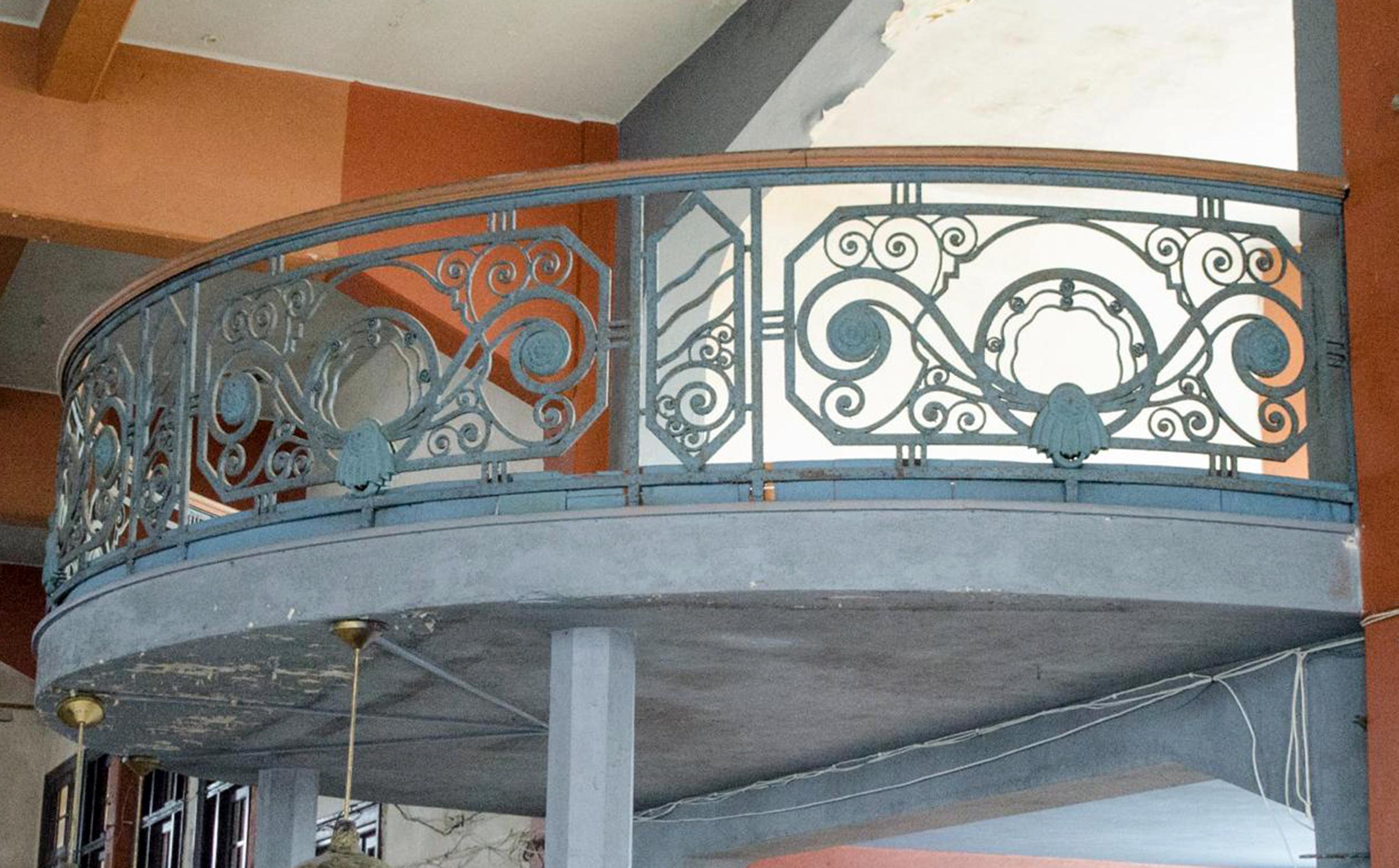 1920s Former Palacio Sudamérica's Art Déco Wrought Iron Large Railing, Uruguay 9