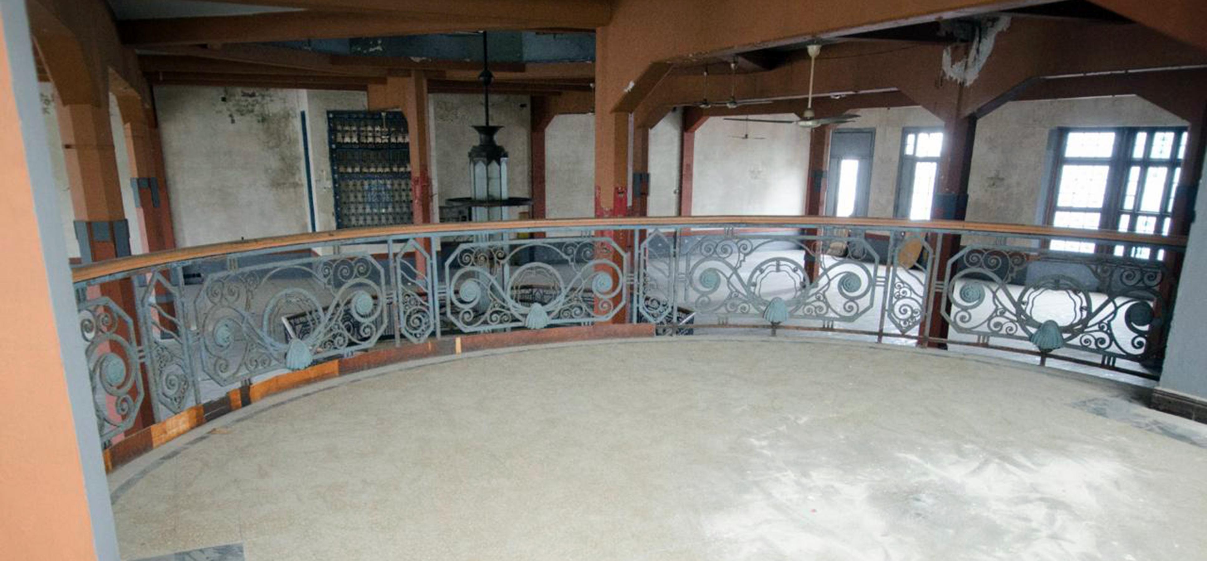 1920s Former Palacio Sudamérica's Art Déco Wrought Iron Large Railing, Uruguay 11
