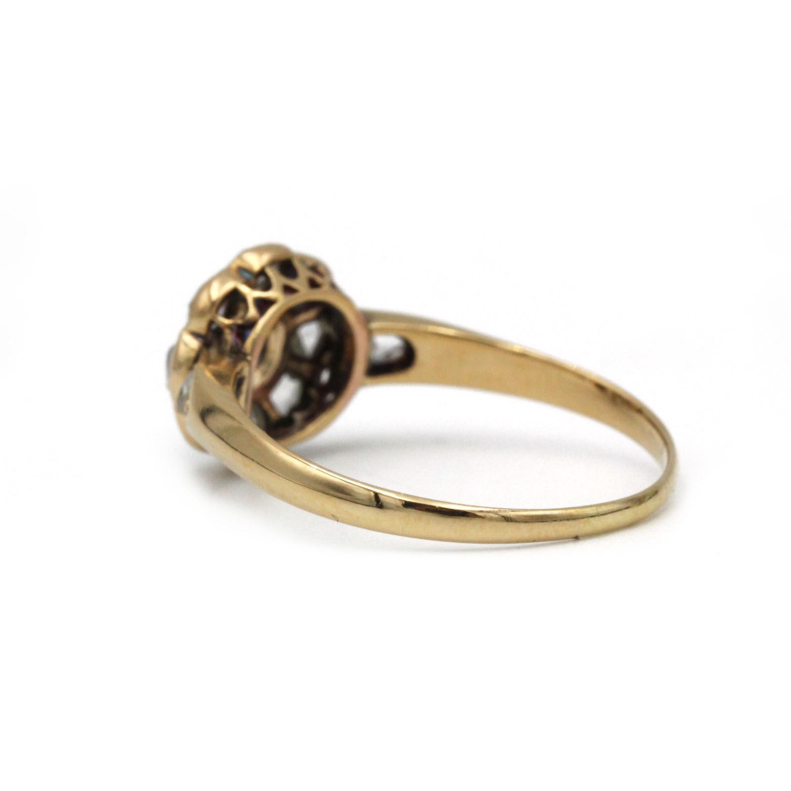 Round Cut 1920s French 18K Yellow Gold Daisy “Marguerite” Ring with 0.40 ct Sapphire & Ros For Sale