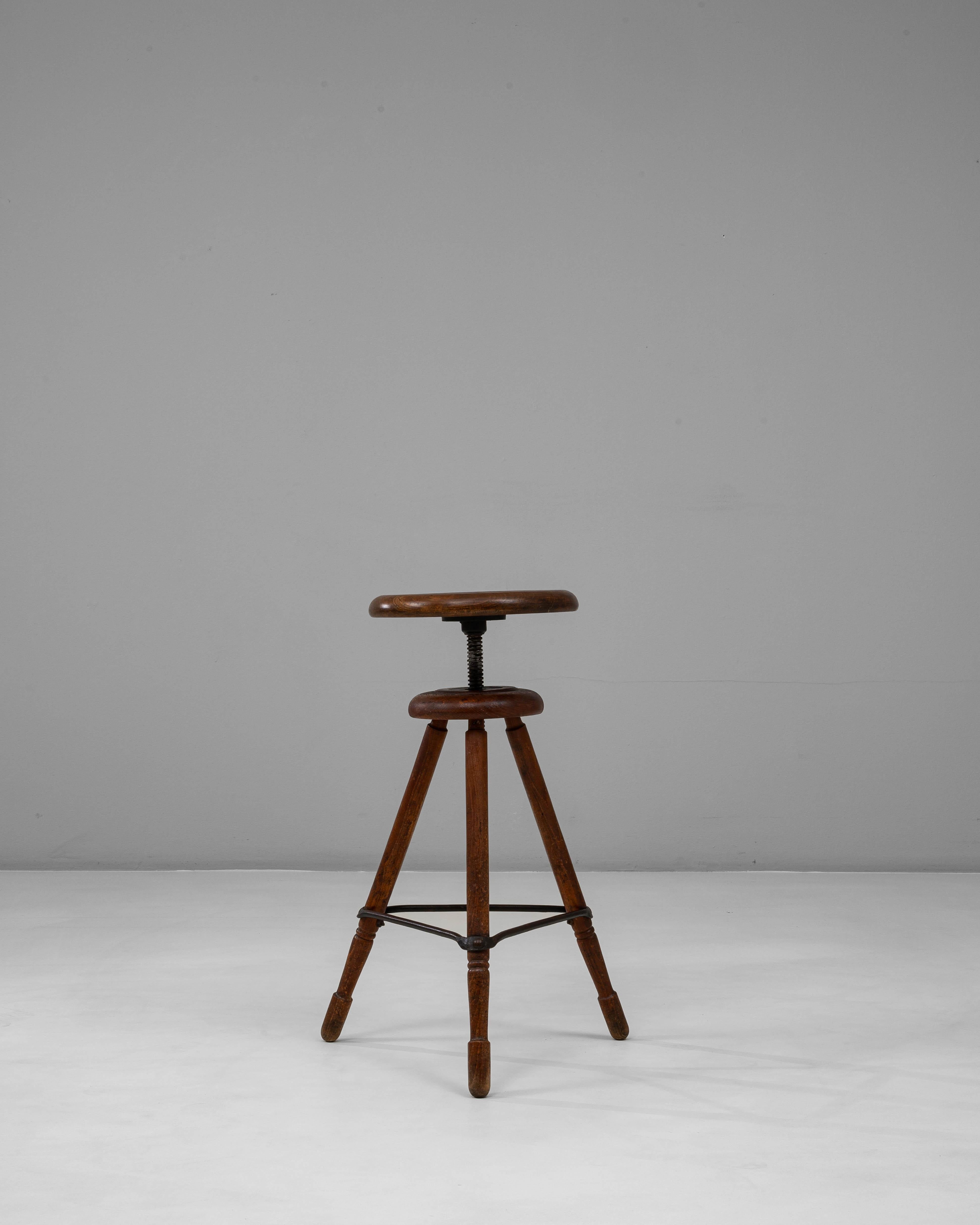 20th Century 1920s French Adjustable Swivel Stool With Tripod Base For Sale