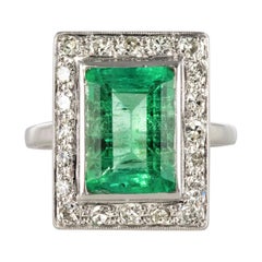 1920s French Art Deco 2.60 Carat Emerald Diamond Ring