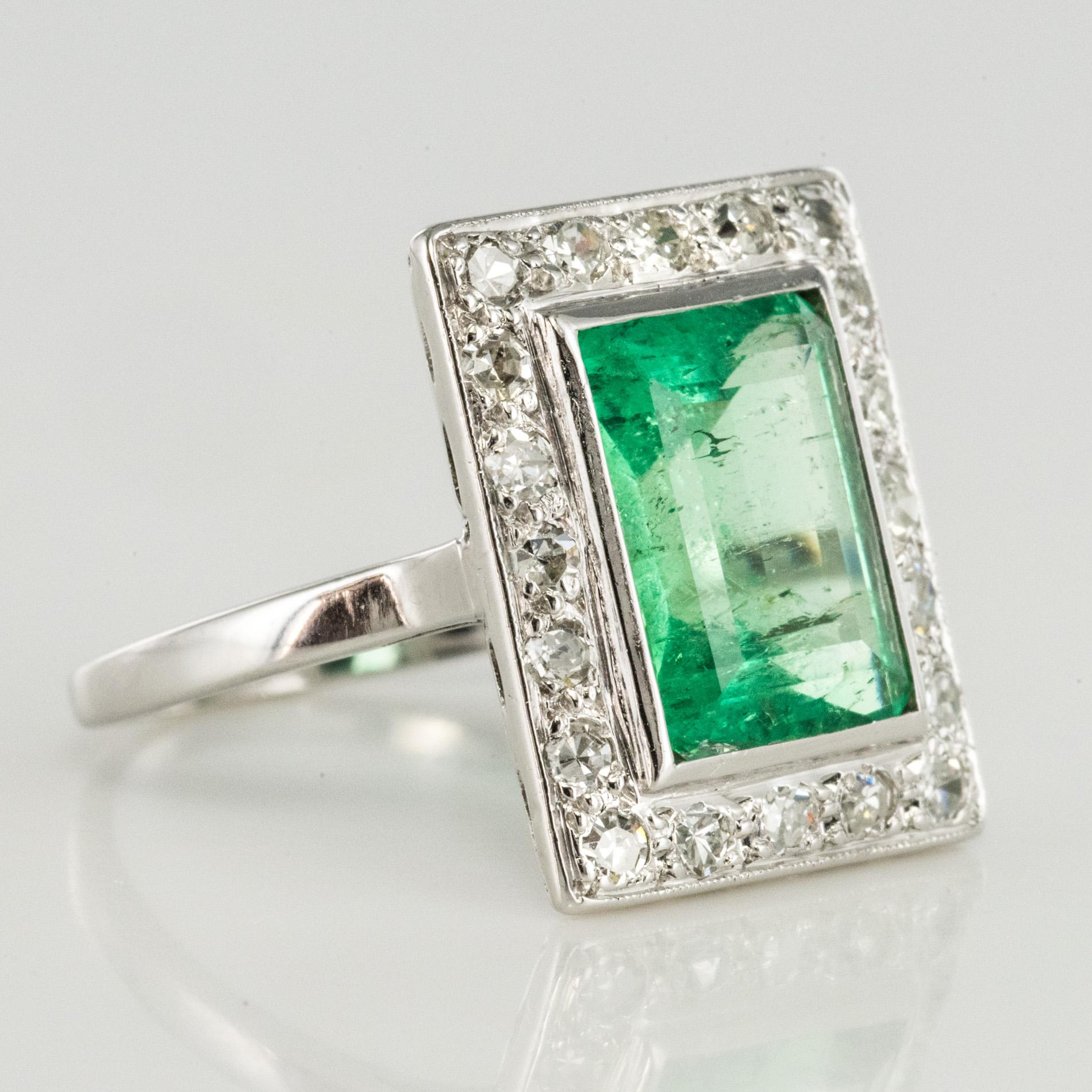 1920s French Art Deco 2.60 Carat Emerald Diamond Ring 2