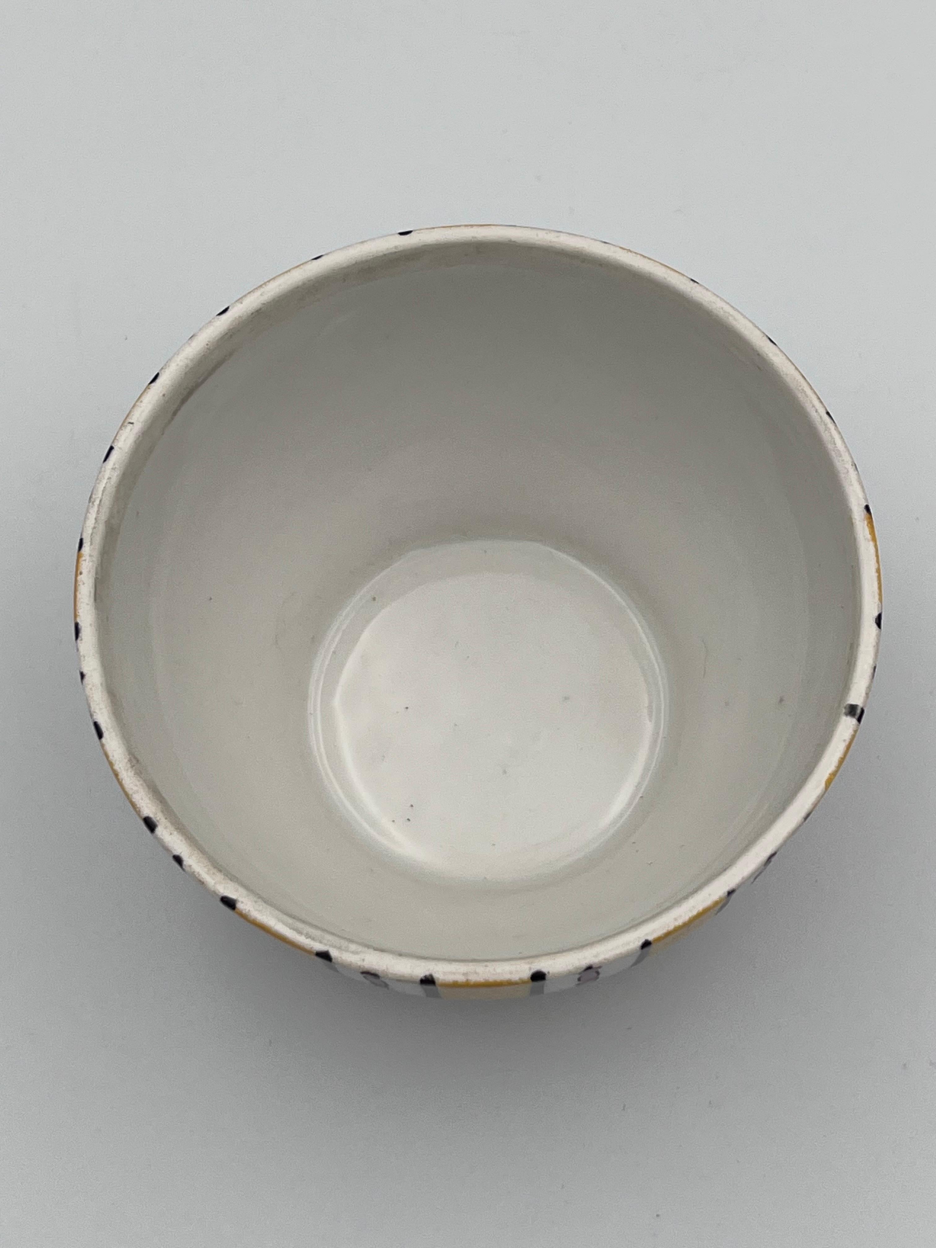Receptor de pelo / tarro con tapa de porcelana pintada a mano Aladin Art Decó francés de 1920 en venta 2