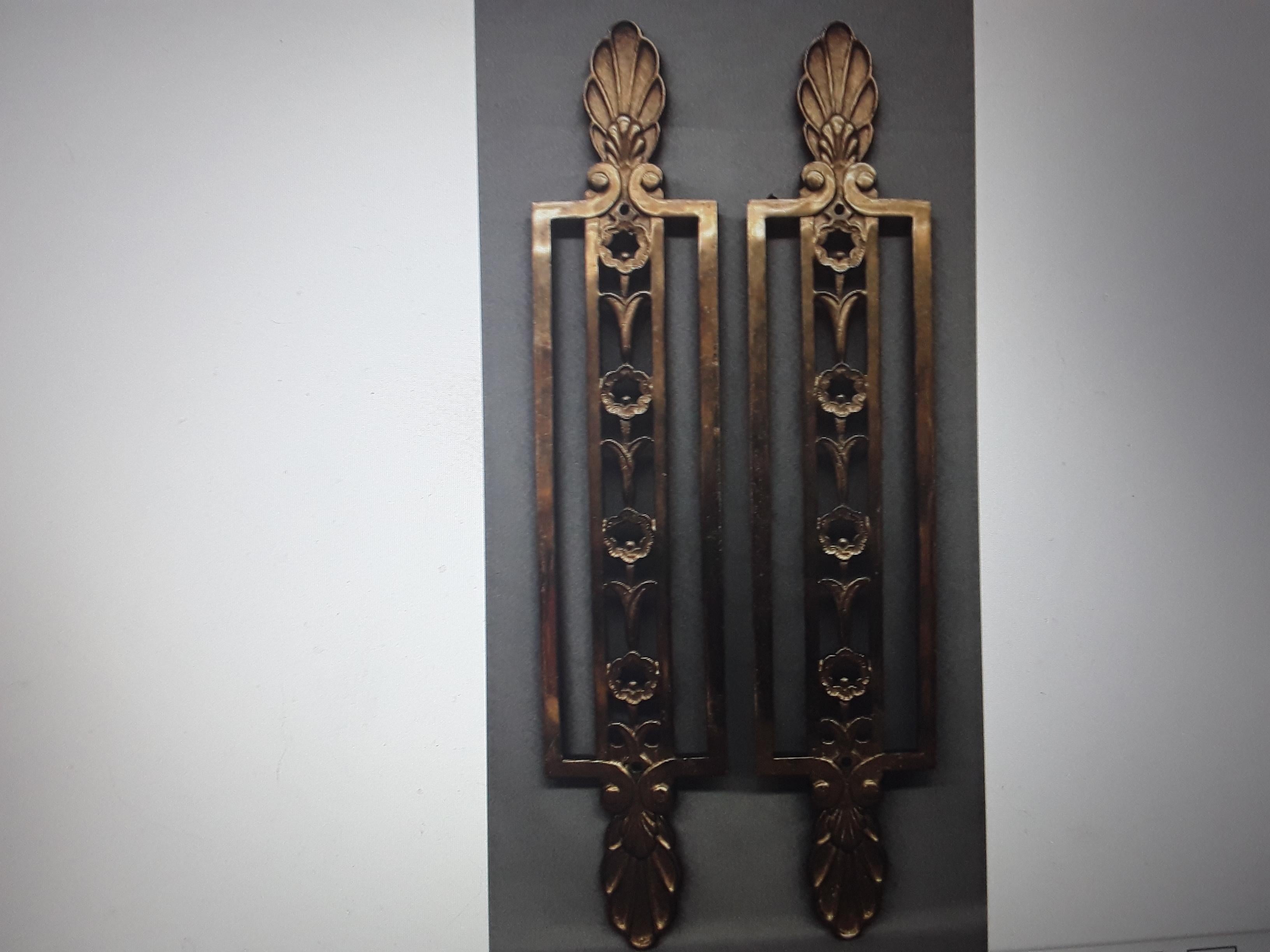 1920s French Art Deco Large Gilt Bronze w/ Glass Rods Wall Sconce + Extra Grille For Sale 3