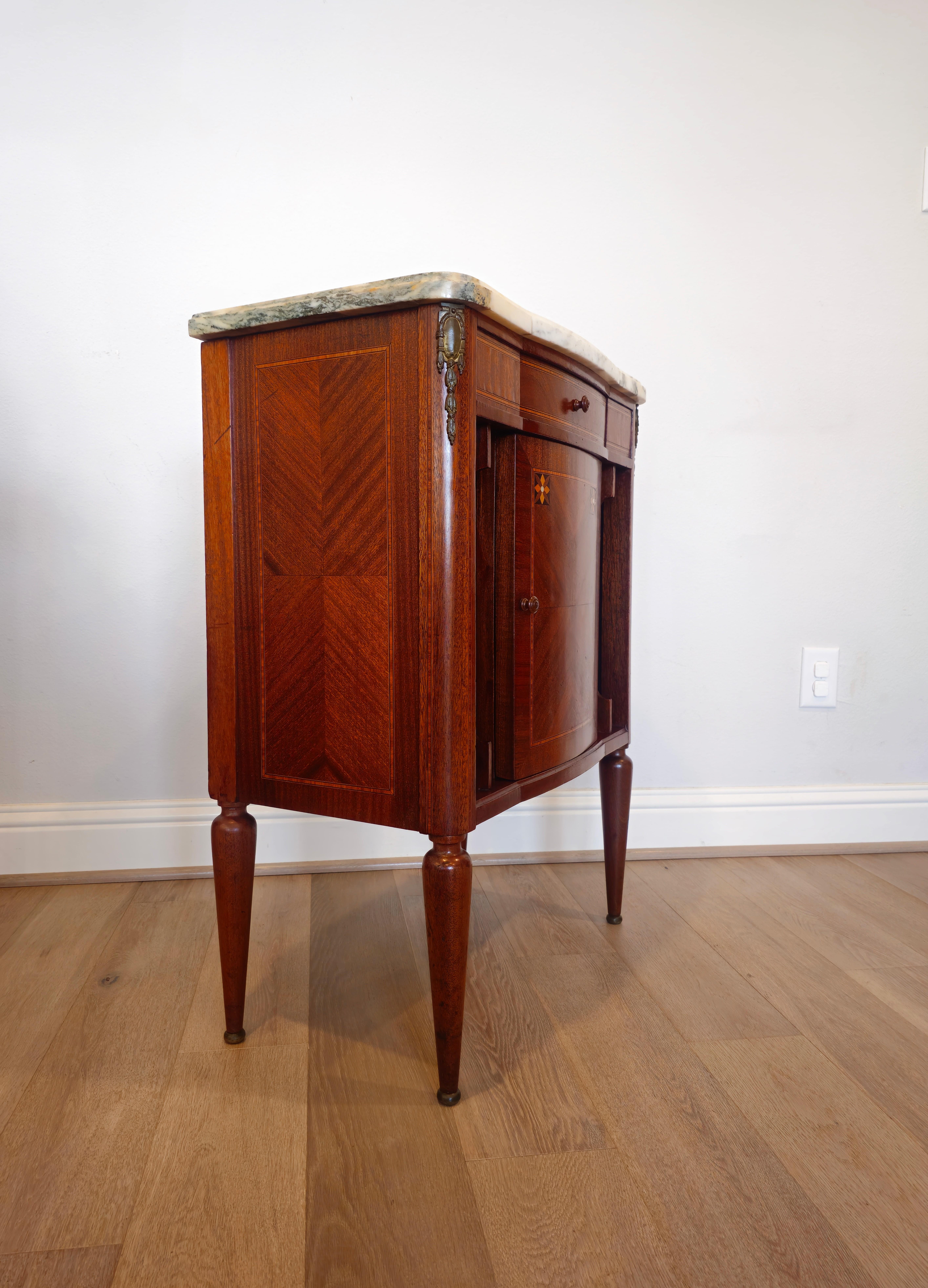 1920s French Art Deco Louis XVI Style Mahogany Bedside Cabinet  For Sale 6