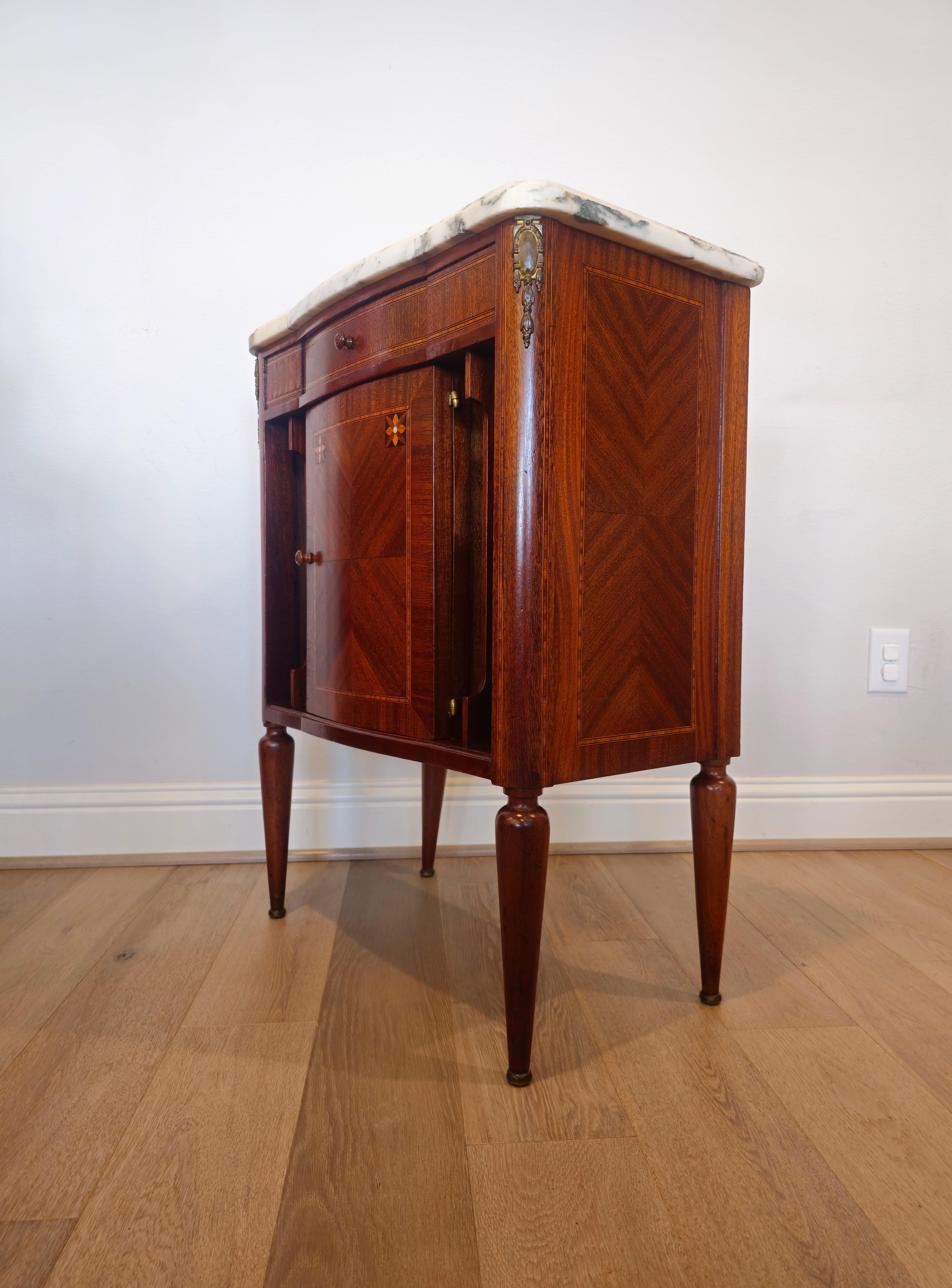 1920s French Art Deco Louis XVI Style Mahogany Bedside Cabinet  For Sale 7