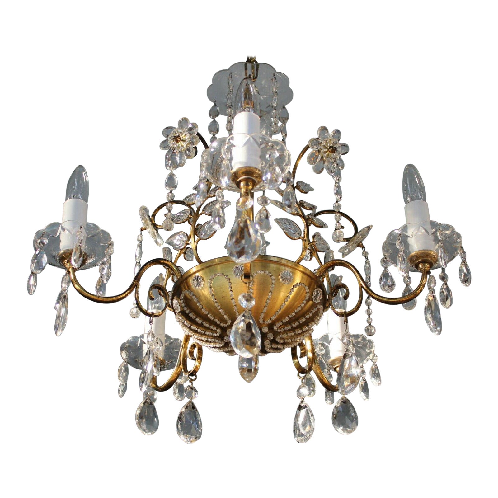 Lampadario Art Deco francese degli anni '20 Maison Bagues in bronzo con cristalli tagliati a forma di fiore