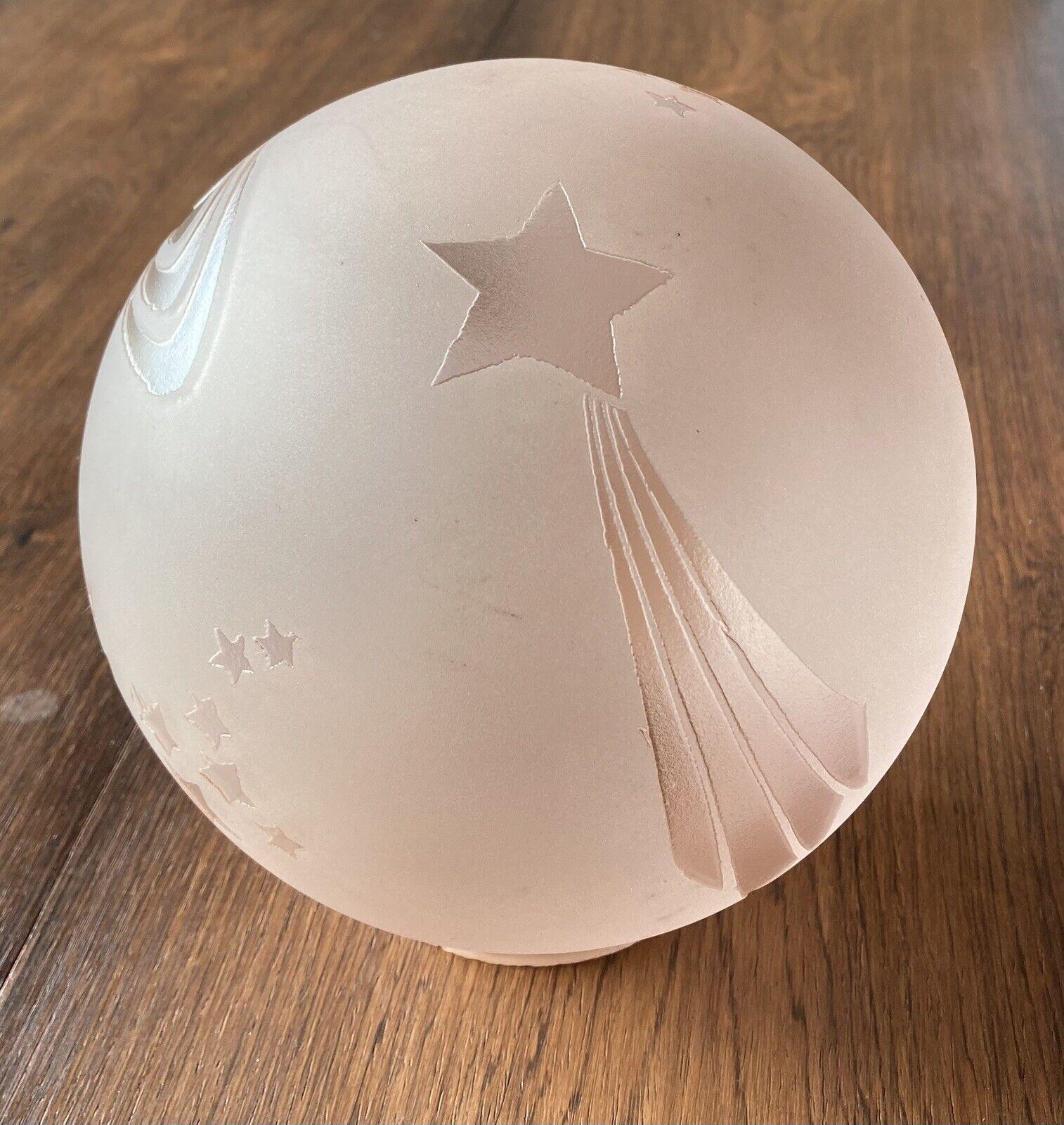 Sandblasted 1920s French Art Deco Pink Planet Saturn Shooting Stars Table Lamp Signed Sprat For Sale