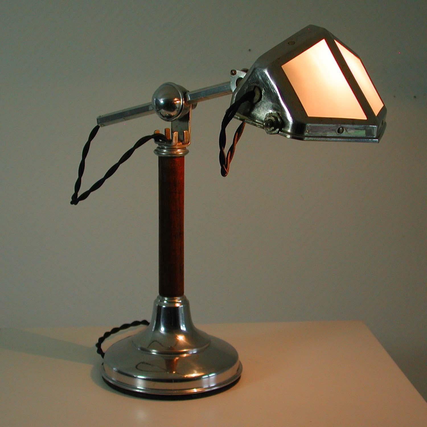 1920s French Art Deco Pirouette Chrome Wood and Glass Table Lamp 1