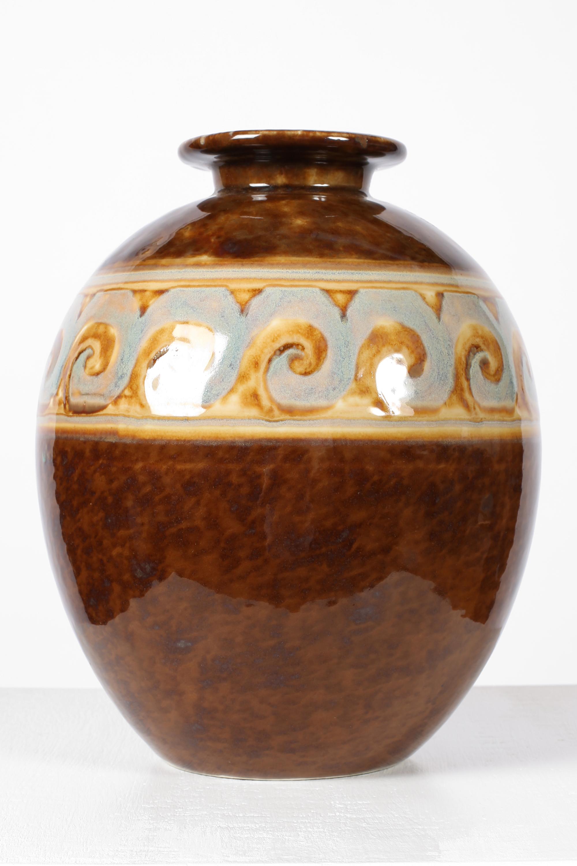 Francese Vaso in porcellana Art Deco francese degli anni '20 di Camille Tharaud in vendita