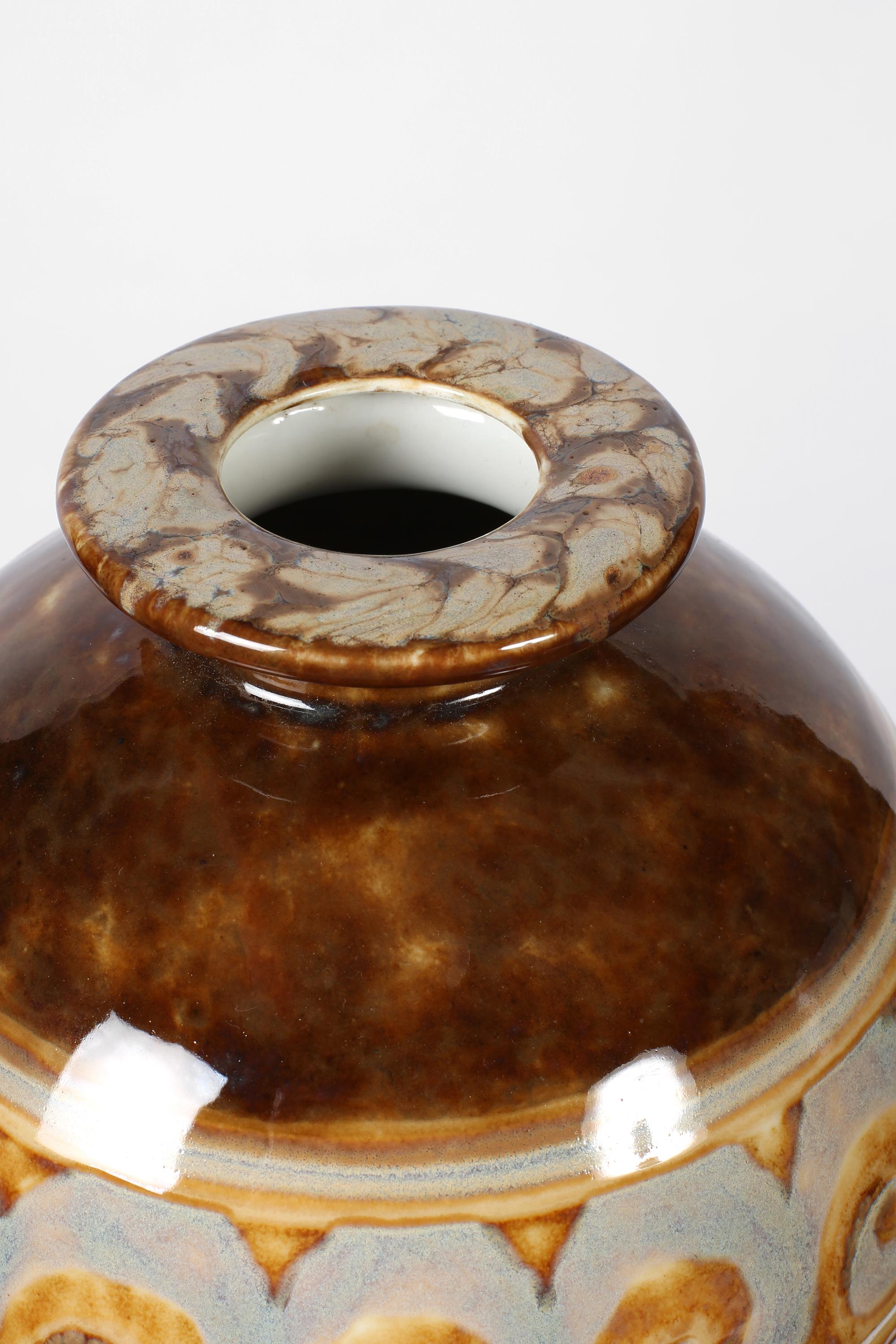Vaso in porcellana Art Deco francese degli anni '20 di Camille Tharaud in vendita 2