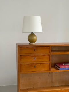 1920s French art deco table lamp faux-marbling in yellow and green tones.