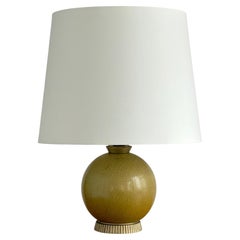 1920s French art deco table lamp faux-marbling in yellow and green tones.