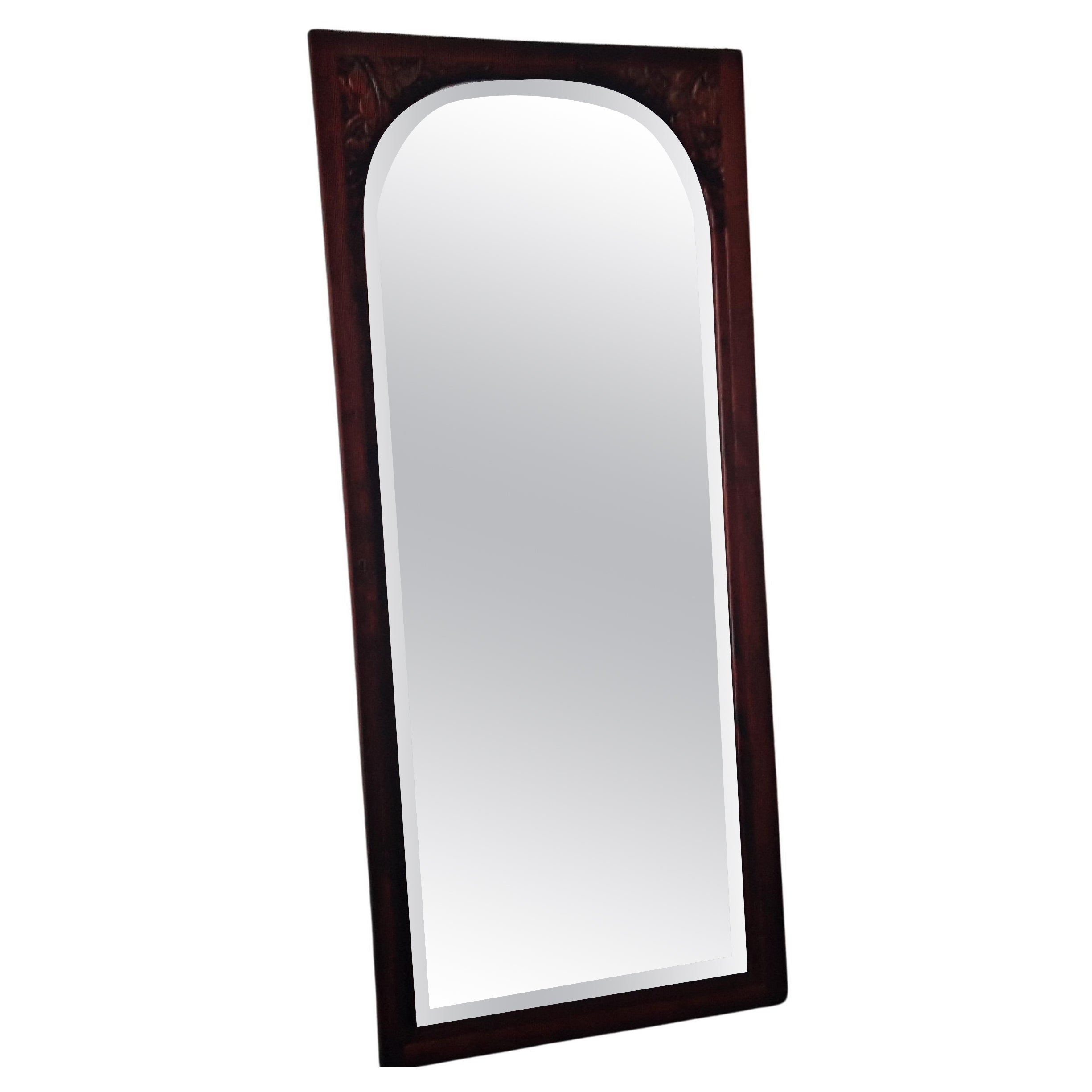 Miroir mural Art déco français des années 1920 avec superbe sculpture en bois avec scène déco