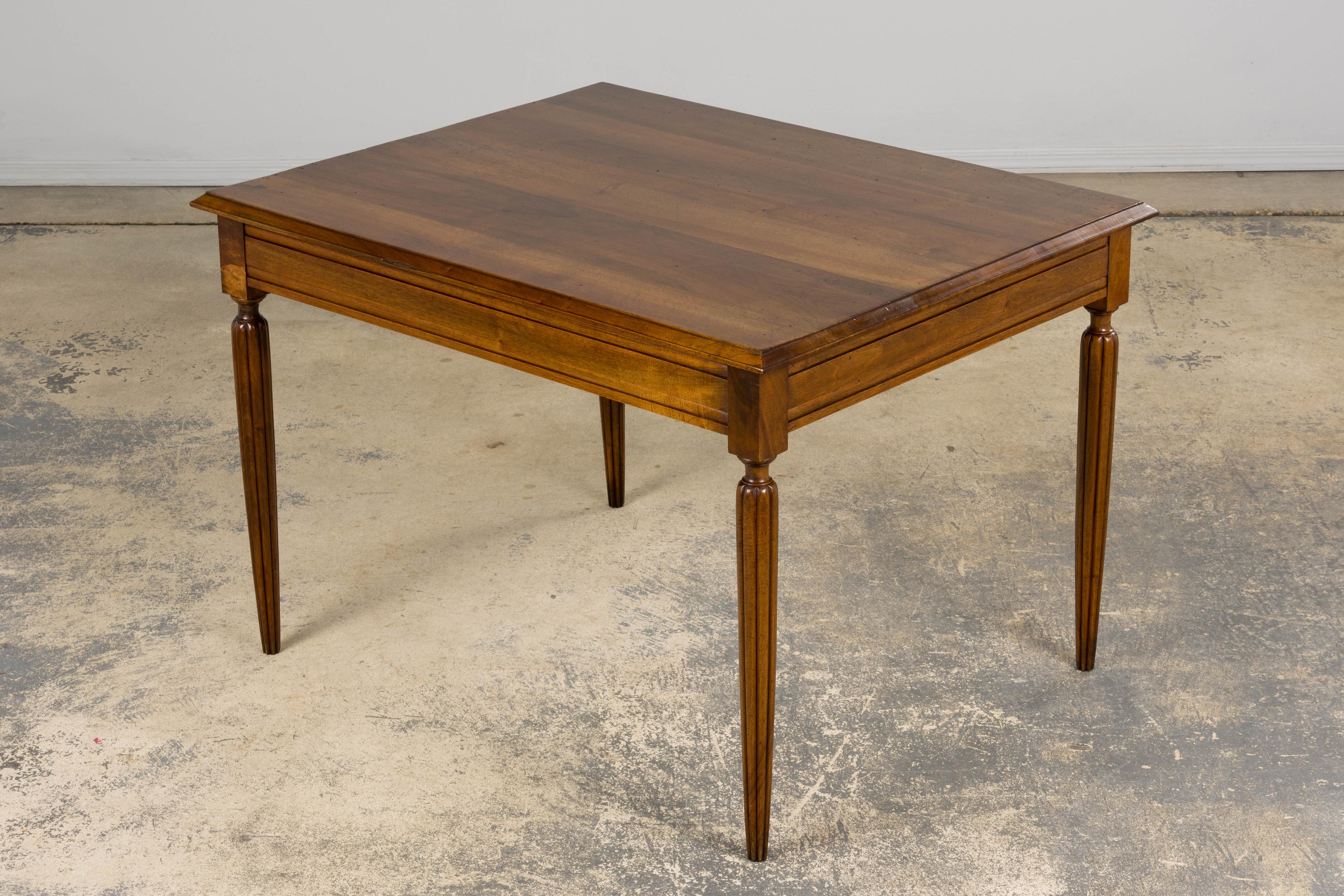 1920s French Art Deco Walnut Writing Table For Sale 10